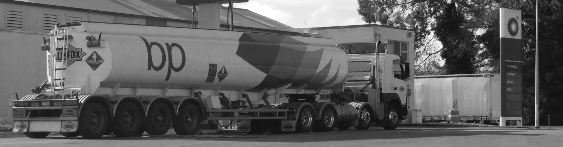 b&w tokoroa 1.jpg