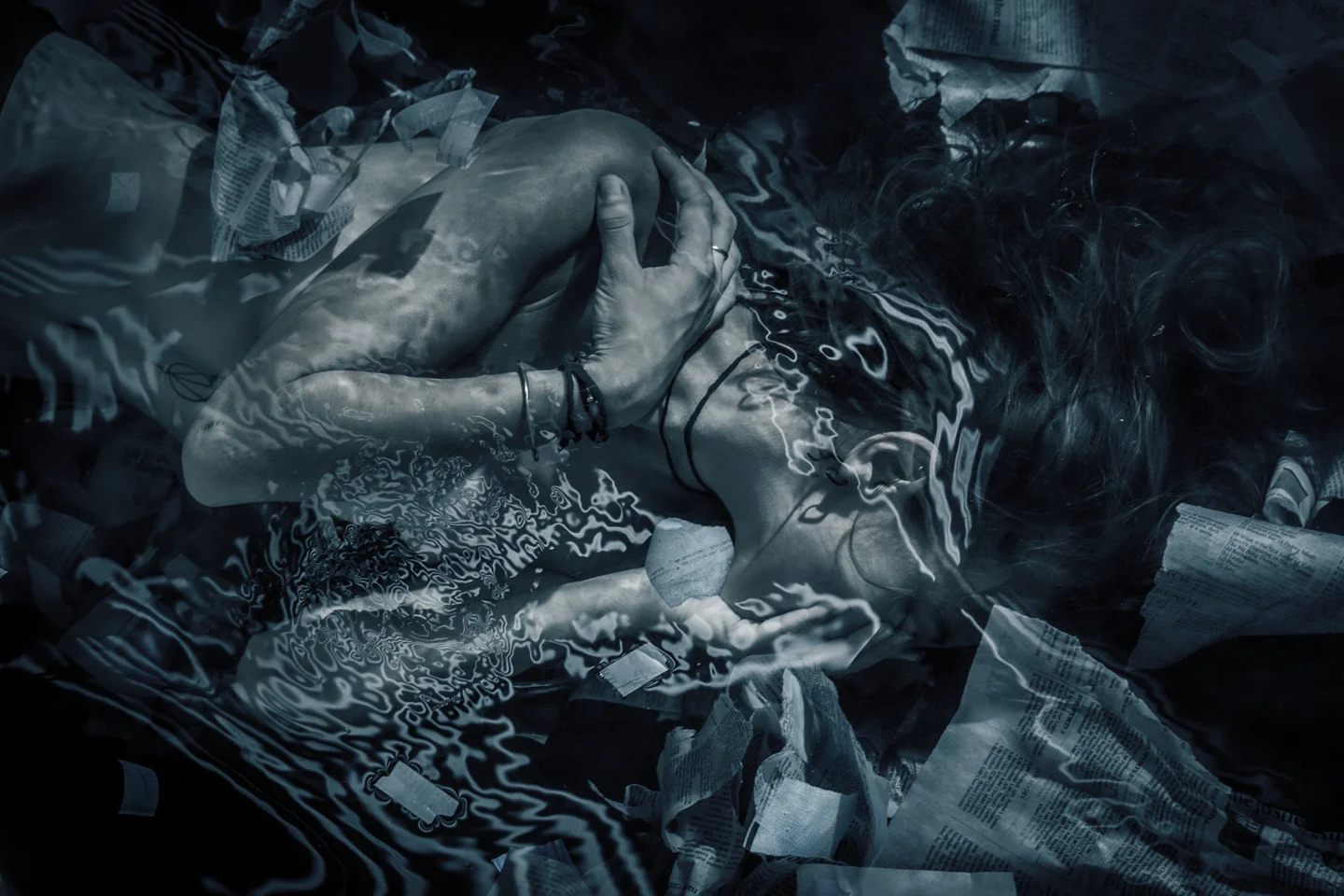 140_jackson-davies-photography_portraiture_conceptual-underwater-dark-drowning-pressures.jpg