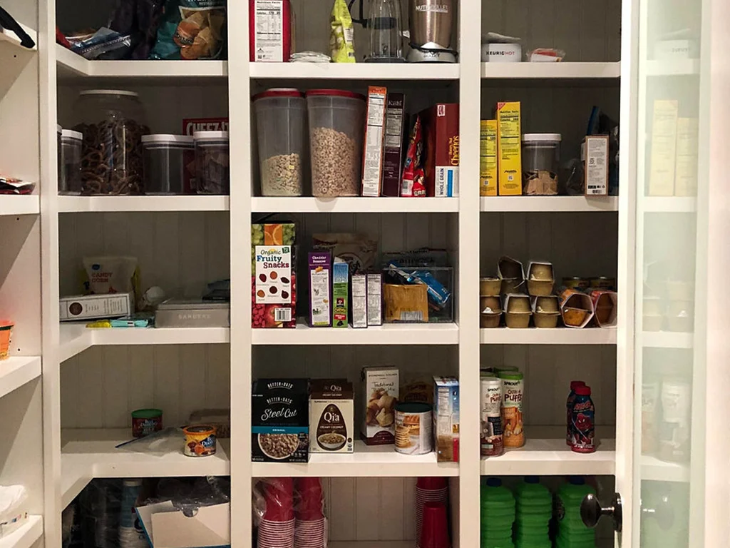 pantry before.jpg