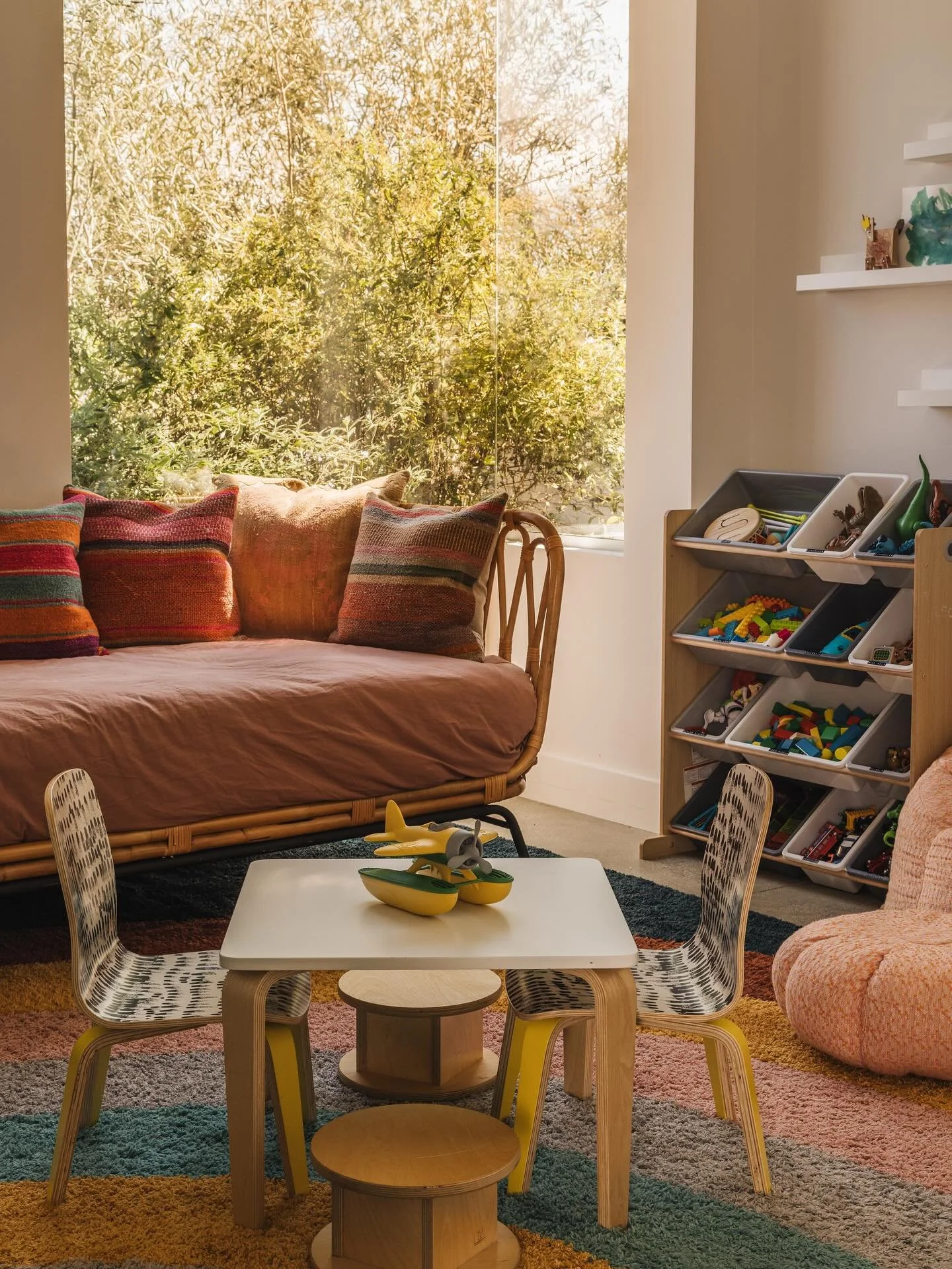 Last night, I went to a lovely event hosted by @tald.co and ended up chatting with several designers (@sarahwestinteriors, @savannapaige and @shelbyhomedesign to name a few ⭐️) about the often-overlooked value of organizing after a renovation.

One d