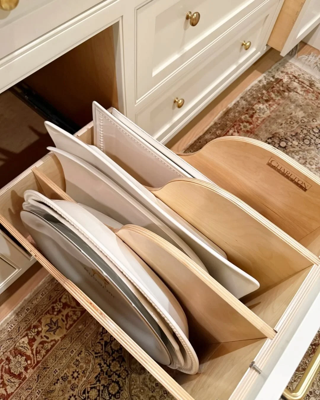 We need to talk about your kitchen cabinets 👀

Swipe to see three storage transformations we designed &amp; implemented that were thrilling for us (and life-changing for our clients). Pull-out drawers! Vertical dividers! A dedicated spot for every o