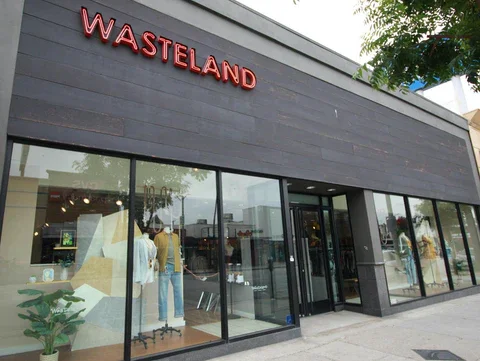 wasteland, closet organizing, organization, closet, clothing