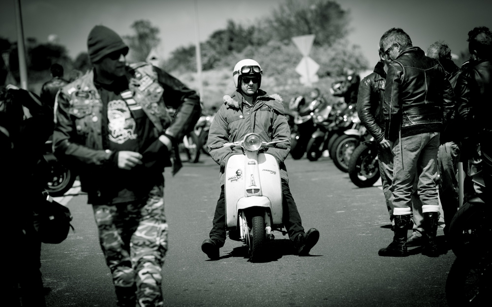 021 GAZi photography mods vs. rockers melbourne.jpg