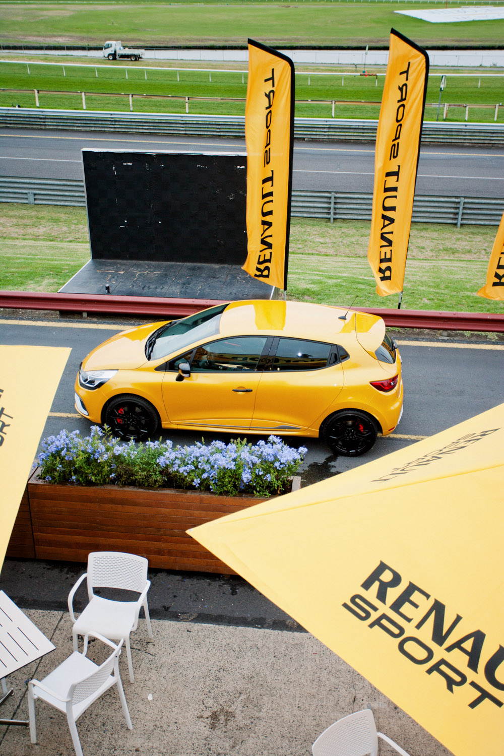 014 GAZi photography Mark Webber Renault.jpg