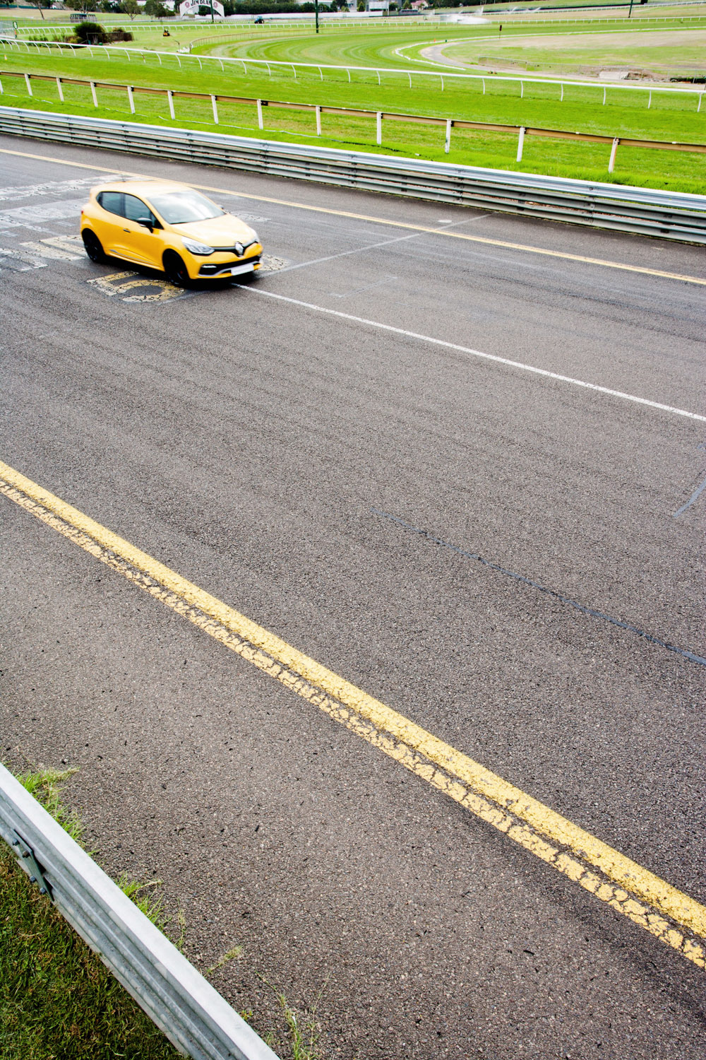 015 GAZi photography Mark Webber Renault.jpg