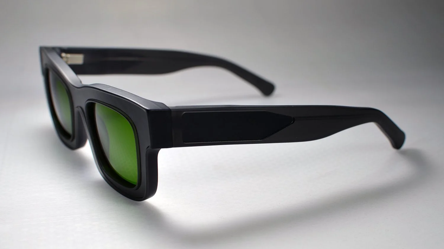 reflectacles-privacy-eyewear-phantom-adversarial-device.jpg