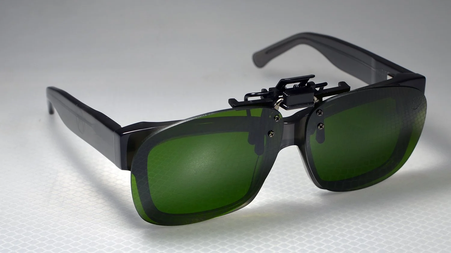 reflectacles-privacy-eyewear-universal-irclip-d-flip-up-sunglasses.jpg