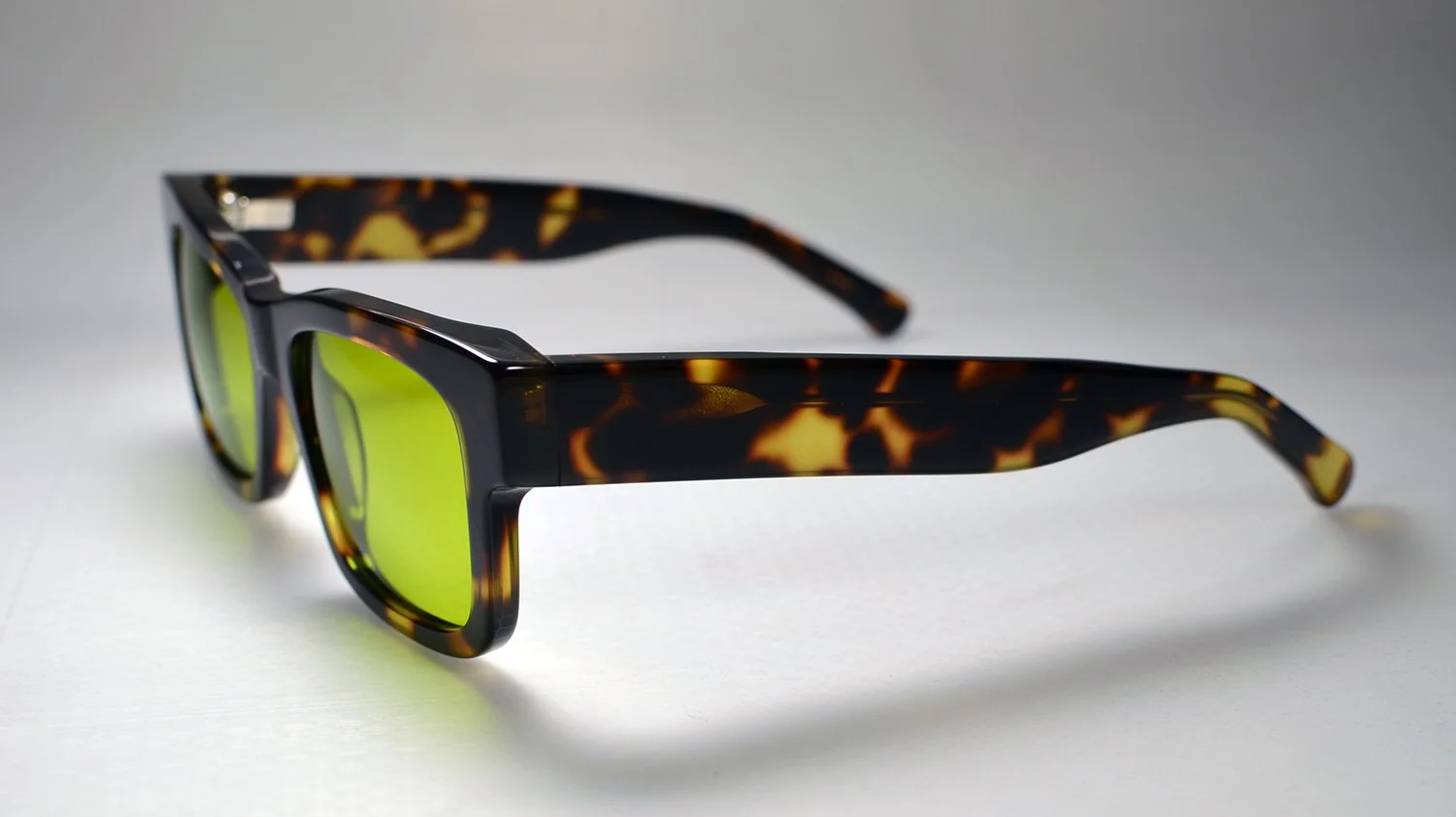 reflectacles-privacy-eyewear-irpair-turtle-d-block-eye-tracking.jpg