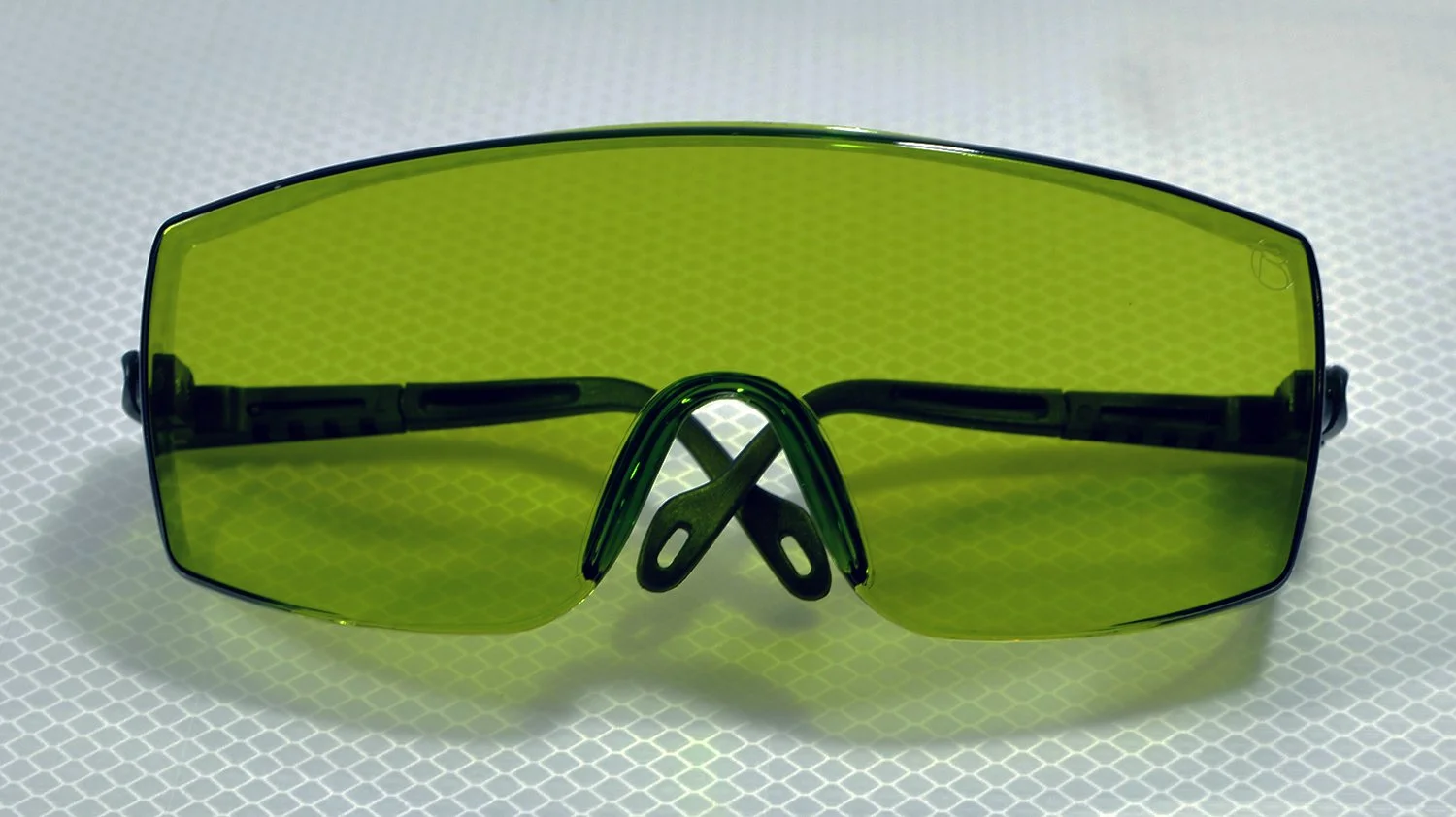 reflectacles-privacy-eyewear-irshield-l-over-the-glasses-goggles.jpg