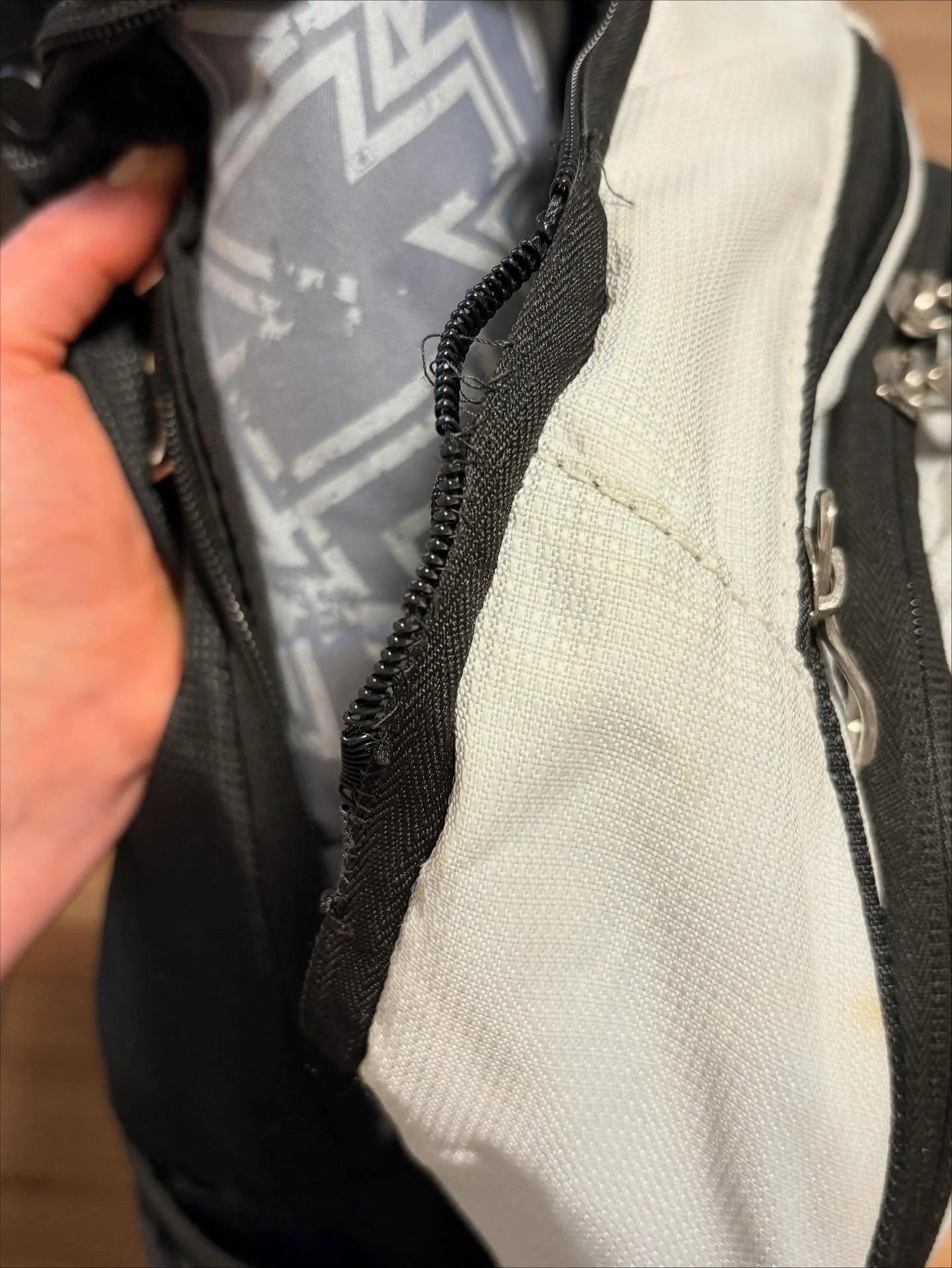 Backpack zipper repair done! Before and after for ya. #boltwest #boltwestrepairs #boltwestrepairwear #zipperrepair #backpackrepair #zipper #ifitsbrokwfixit #diy
