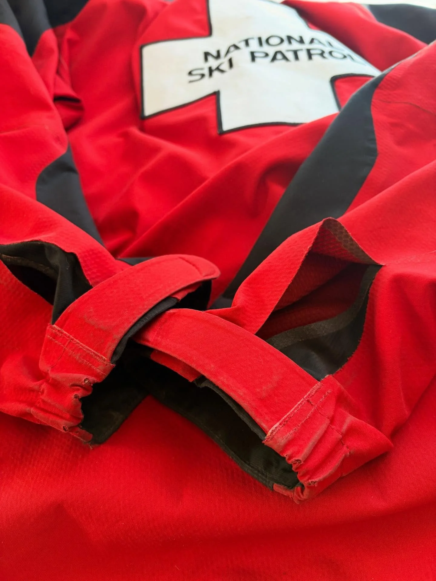 Fixed up some seams that were glued and fell apart! Sewn and re-sealed, ready for winter! #boltwest #boltwestrepairs #boltwestrepairwear #diy #ifitsbrokefixit #seamsealer