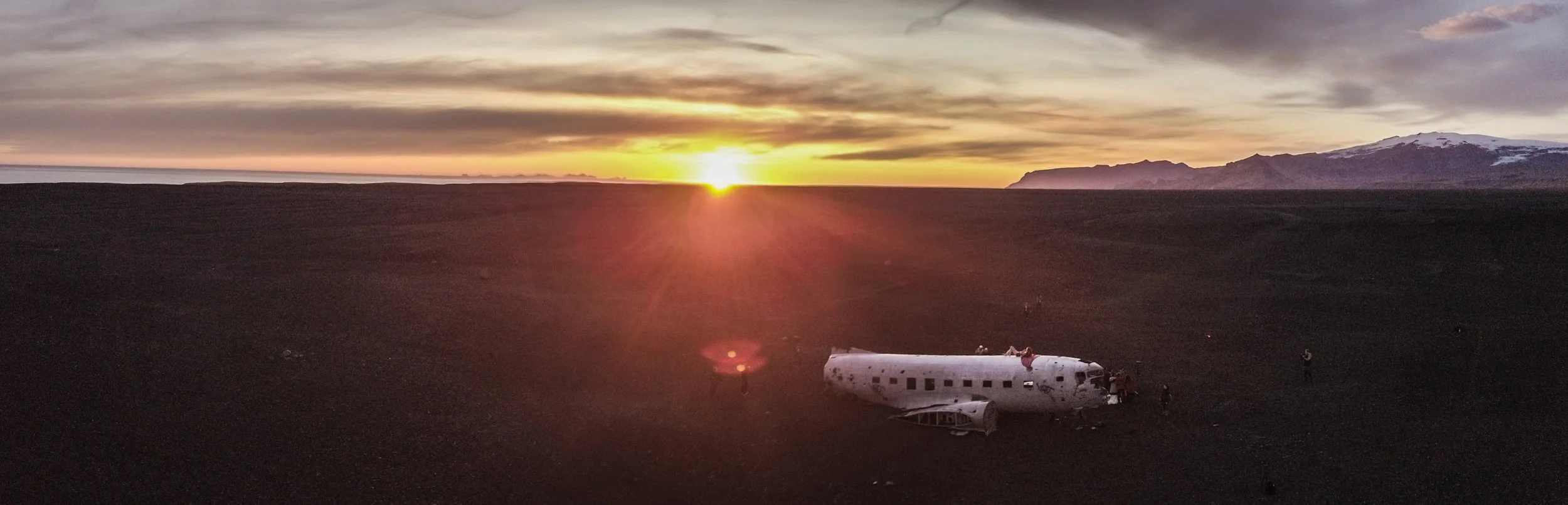 Abandoned Plane - dc3 plane wreck (drone)