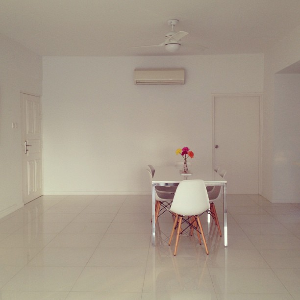 singapore plain room copy.jpg