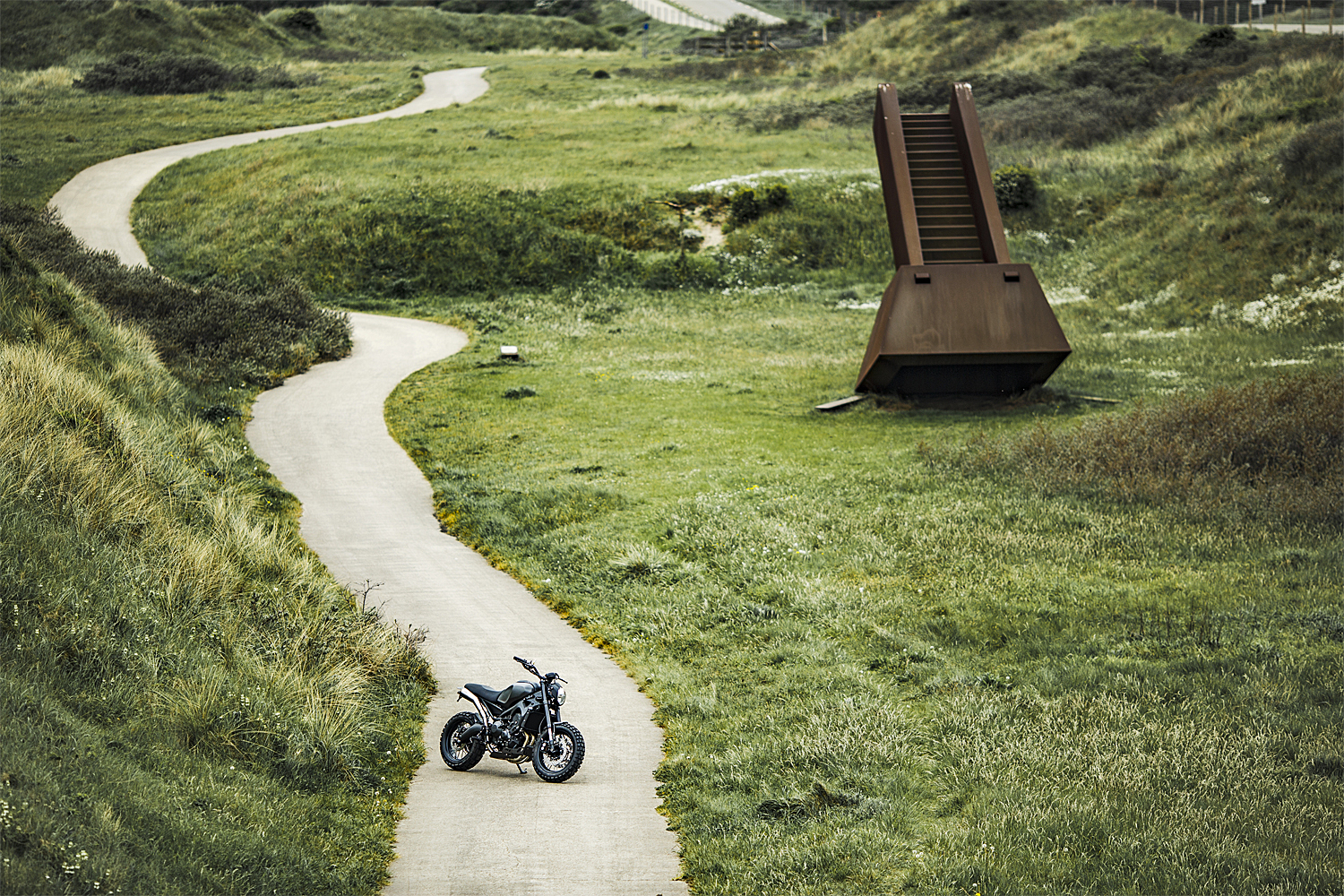2016_YAM_XSR900MONKEEBEAST_EU_CUSTOM_STAT_005.jpg