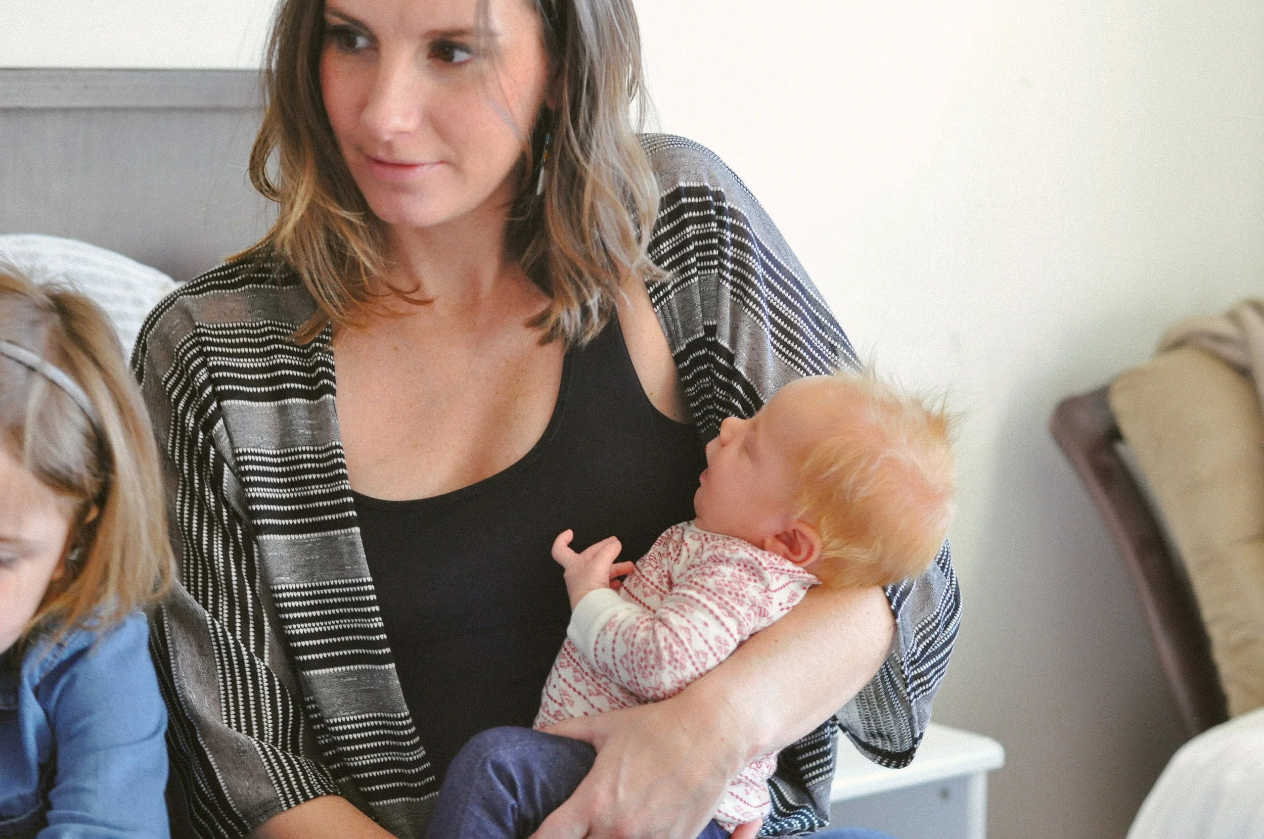 in-home family session mother and newborn