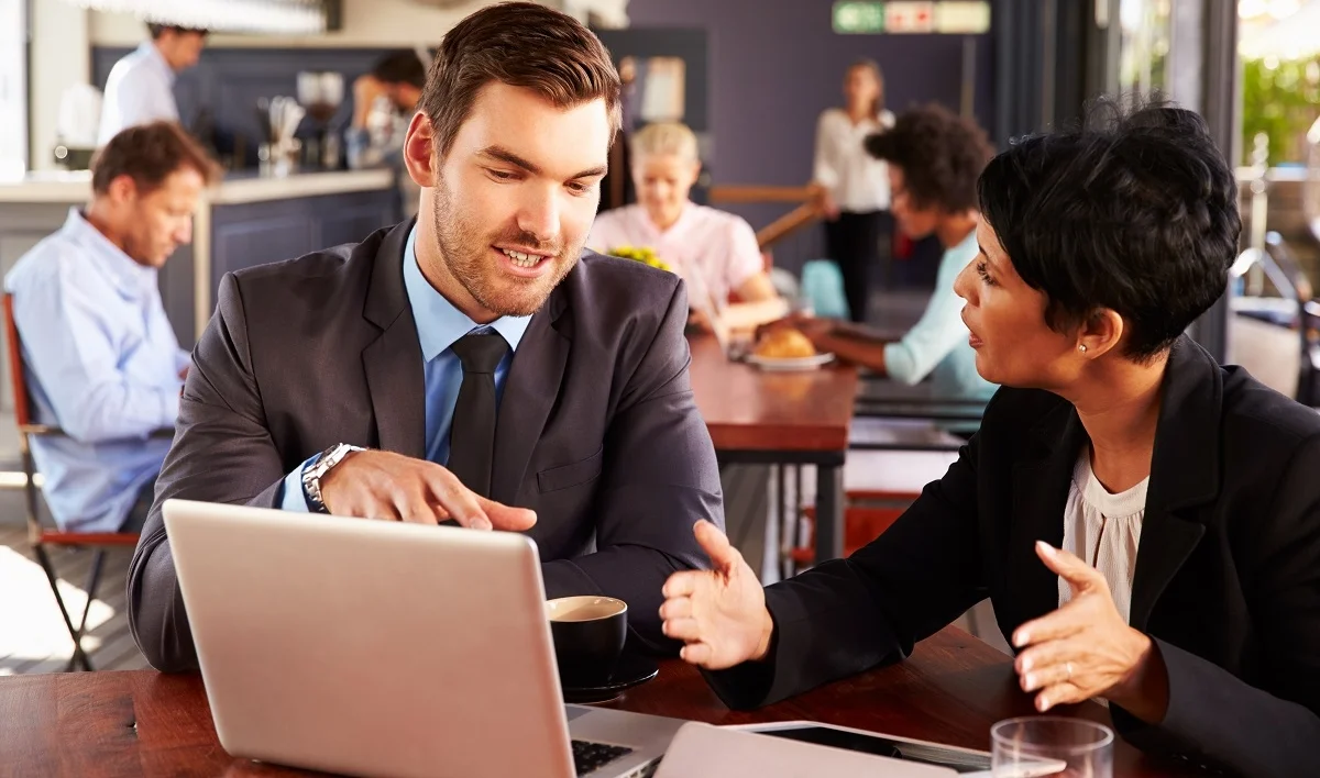 shutterstock_289823177_Team_Besprechung_small.jpg