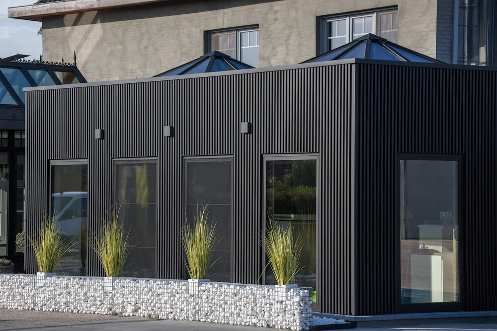 Kunststof Gevelbekleding Kopen? - Verticale Gevelbekleding- alu-wall.be +32 14 49 40 50 thumbnail