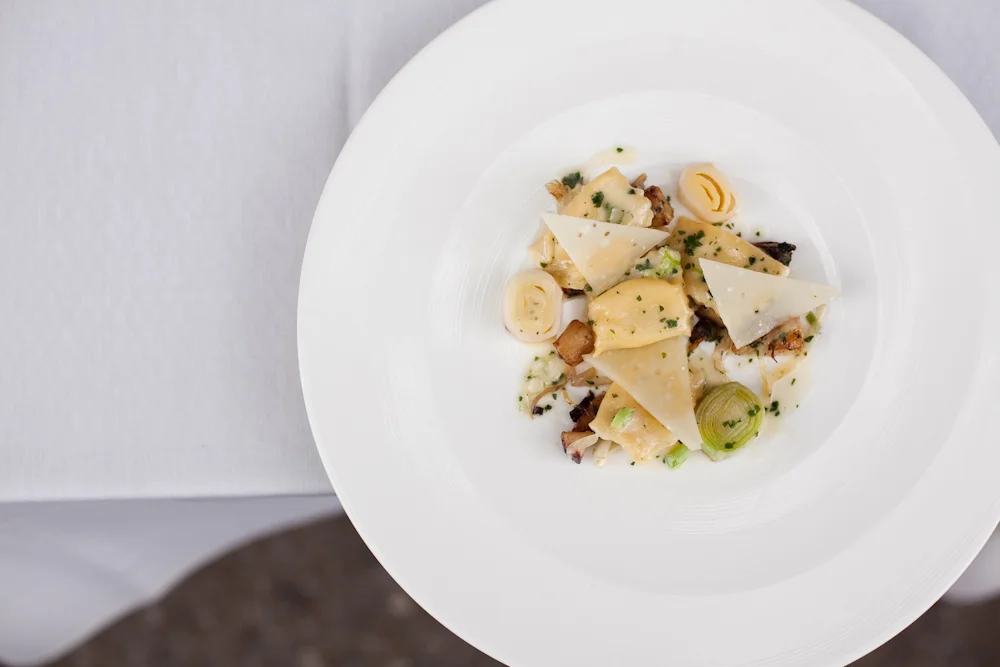 DC_Equinox_Chef Todd Gray_ss_2010-4.jpg