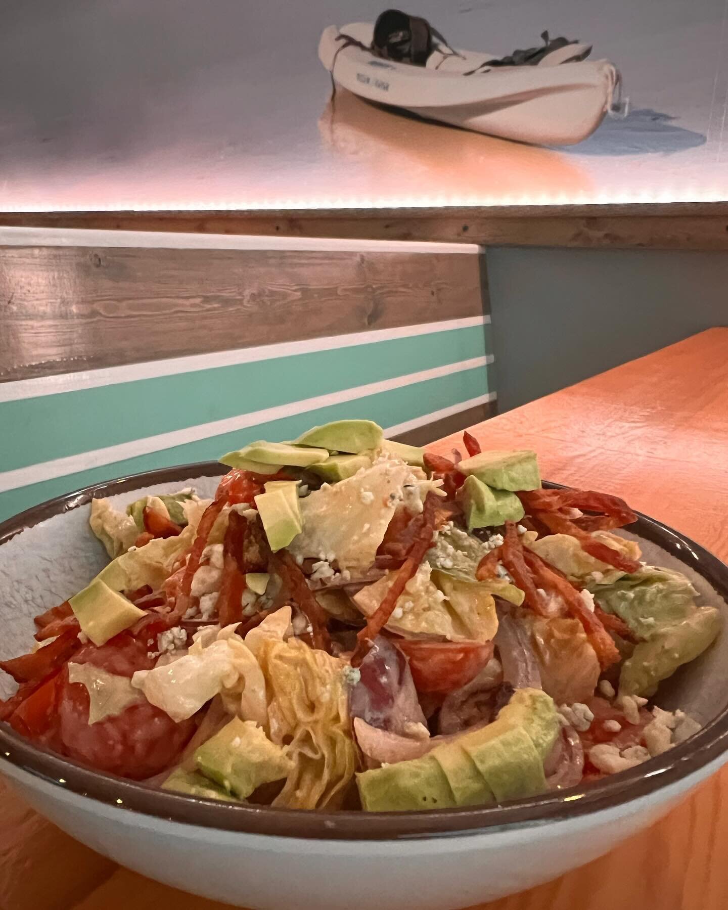 The new Chopped Cobb is refreshing in every bite with a hint of salt and spice. Try one today for lunch at 11:00! 🥗🥑🥓
.
.
.
#shorerider #shoreridersd #lajolla #lajollashores #ljshores #lajollabeach #sandiego #sandiegorestaurants #lajollarestaurant