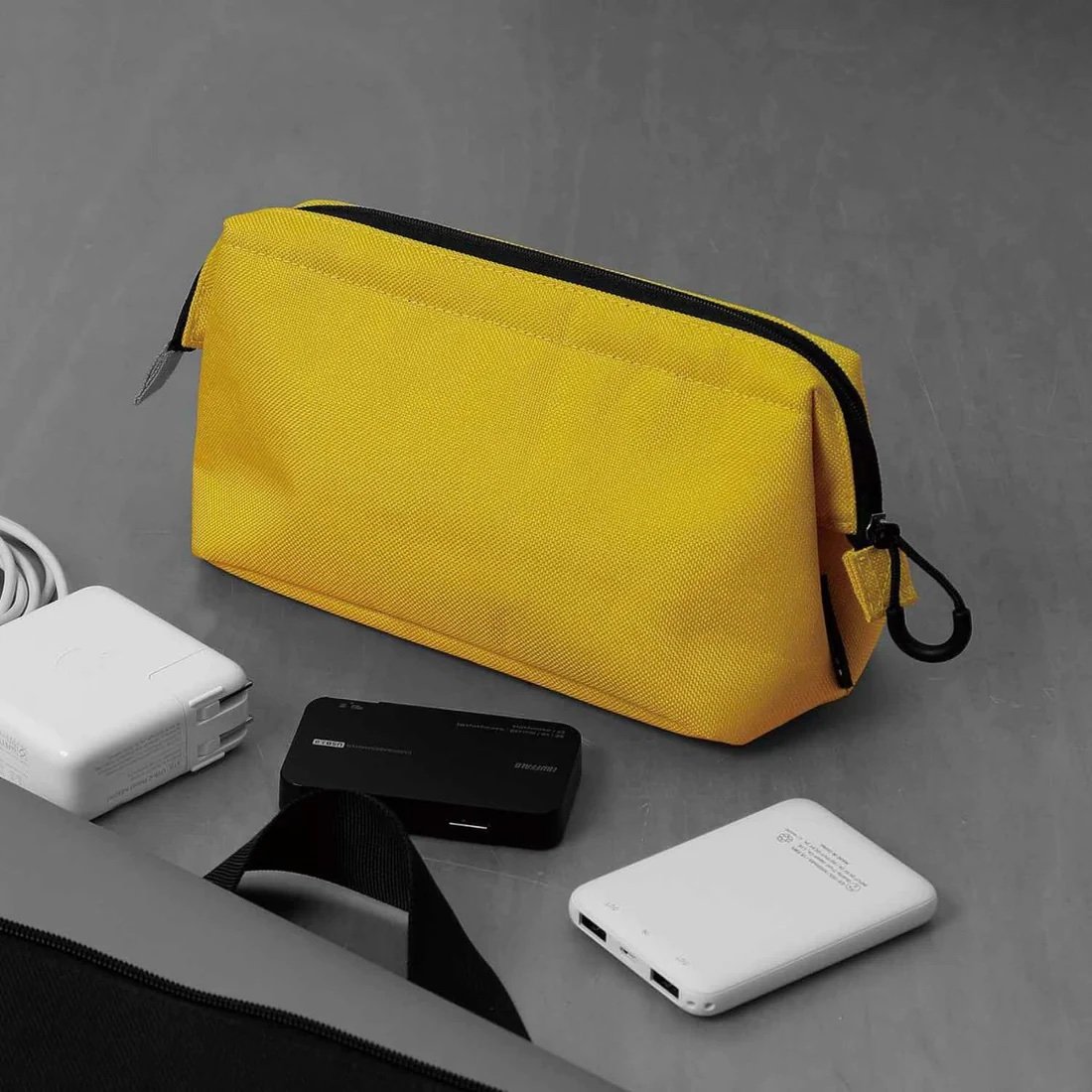 hightide-store-dtla-cornershop-brooklyn-soft-gadget-pouch-large-nahe-gb298-000000007944-01-xl_1100x.jpg.jpeg