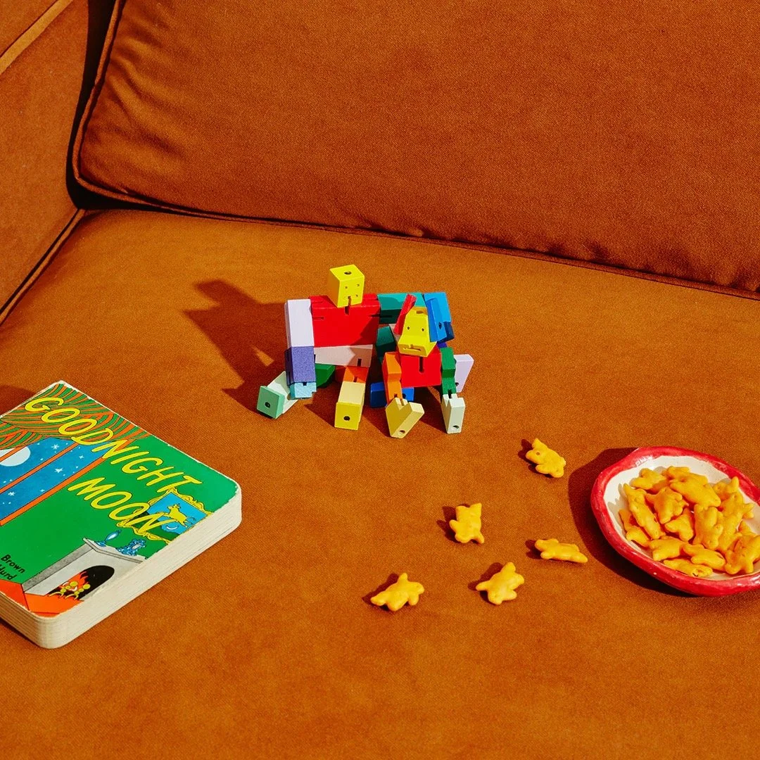 Cubebot-BestFriendsSet-Micro-Lifestyle-SP24-EmmaFishman-01-DWCMBFM-1x1.jpg.jpeg