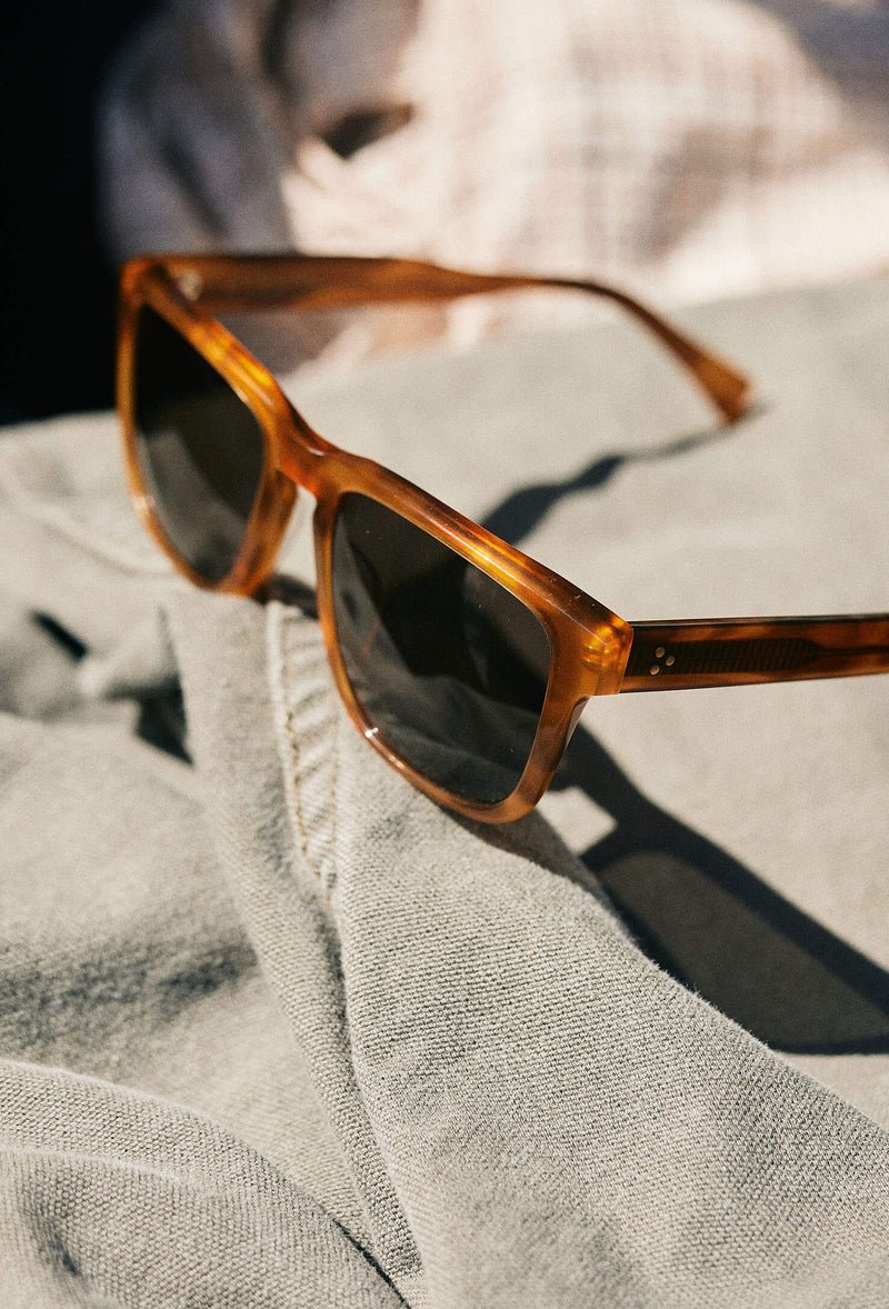 Lumis_FW24_Santa-Fe_Smoke_Polarized_A3_d8050dcd-3111-496c-8740-a7da79ea9d98_800x.jpg