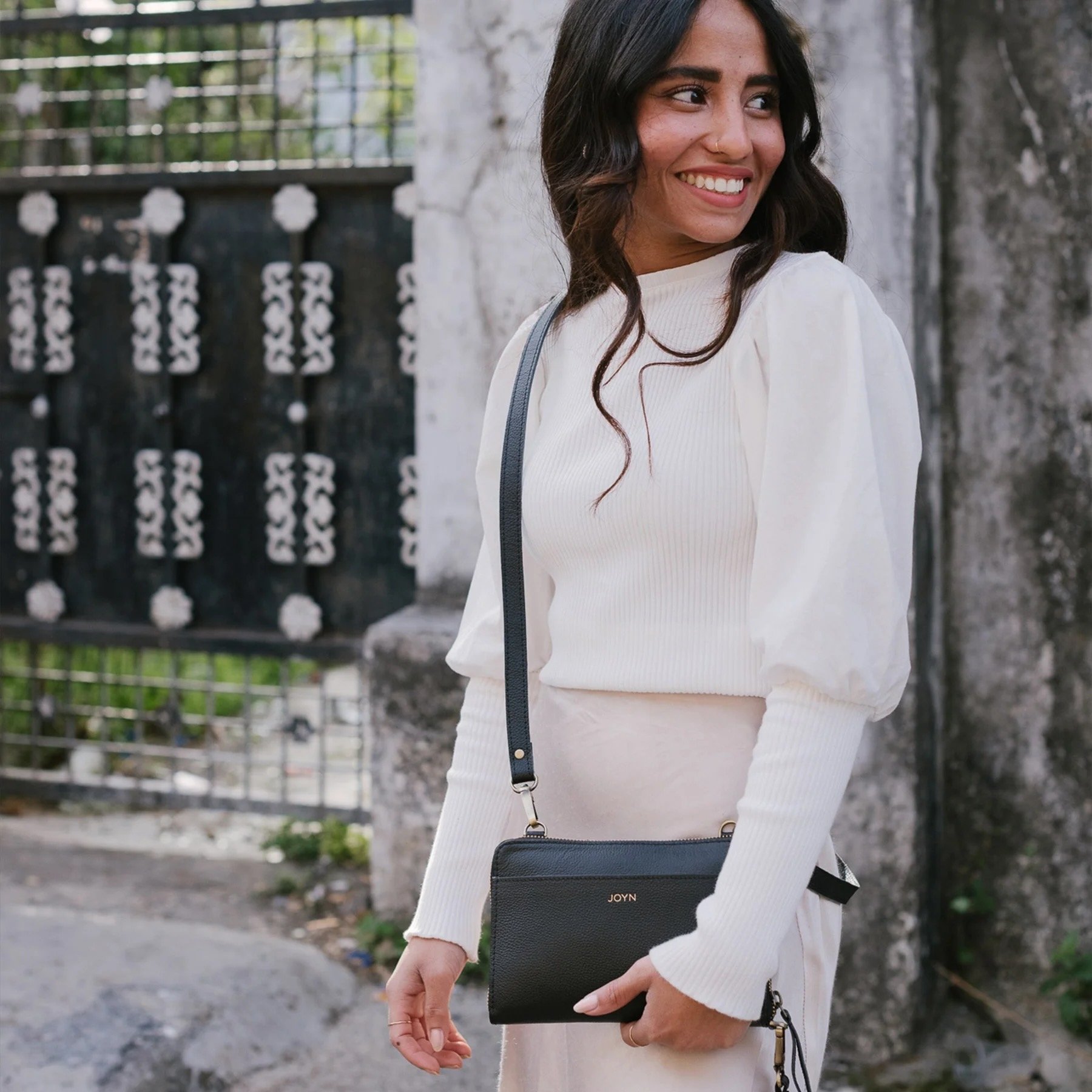 crossbody-wallet-blackjoyn-866635.jpg.jpeg