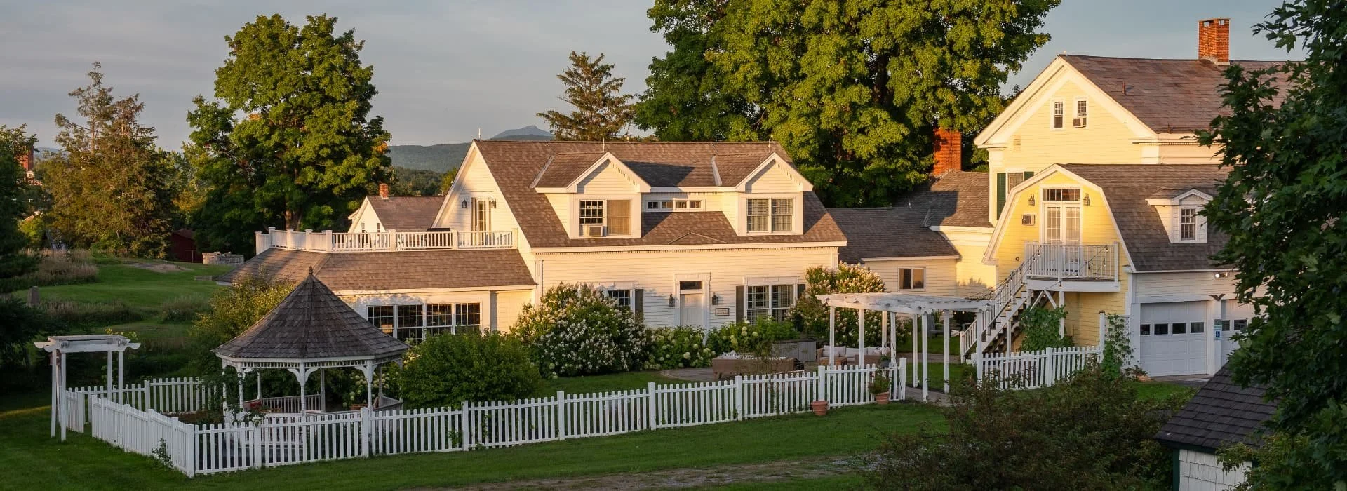 Strong house inn Historic bed & breakfast in an 1834 Greek Revival home offering charming, individually decorated rooms with private baths, free full breakfast, free Wi‑Fi, on‑site bar/lounge, gardens, picnic areas, and event/wedding spaces.