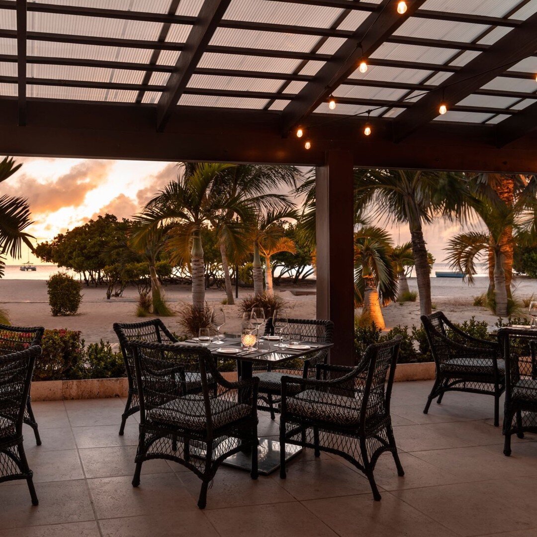 BLT Steak At The Ritz-Carlton, Aruba
..
The renowned ambiance of BLT Steak is a testament to its timeless allure, boasting an opulent dining space alongside a chic, lively bar and lounge. Here, patrons can indulge in a culinary experience of unparall