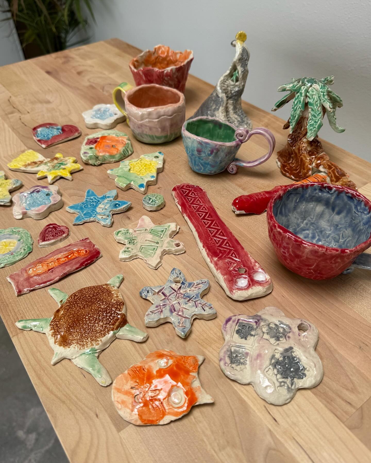 We&rsquo;re loving our youth program creations 🌈 Check our website for our next available youth classes! 

#costamesaceramics #costamesa #ceramicstudio #pottery #ceramics #clay