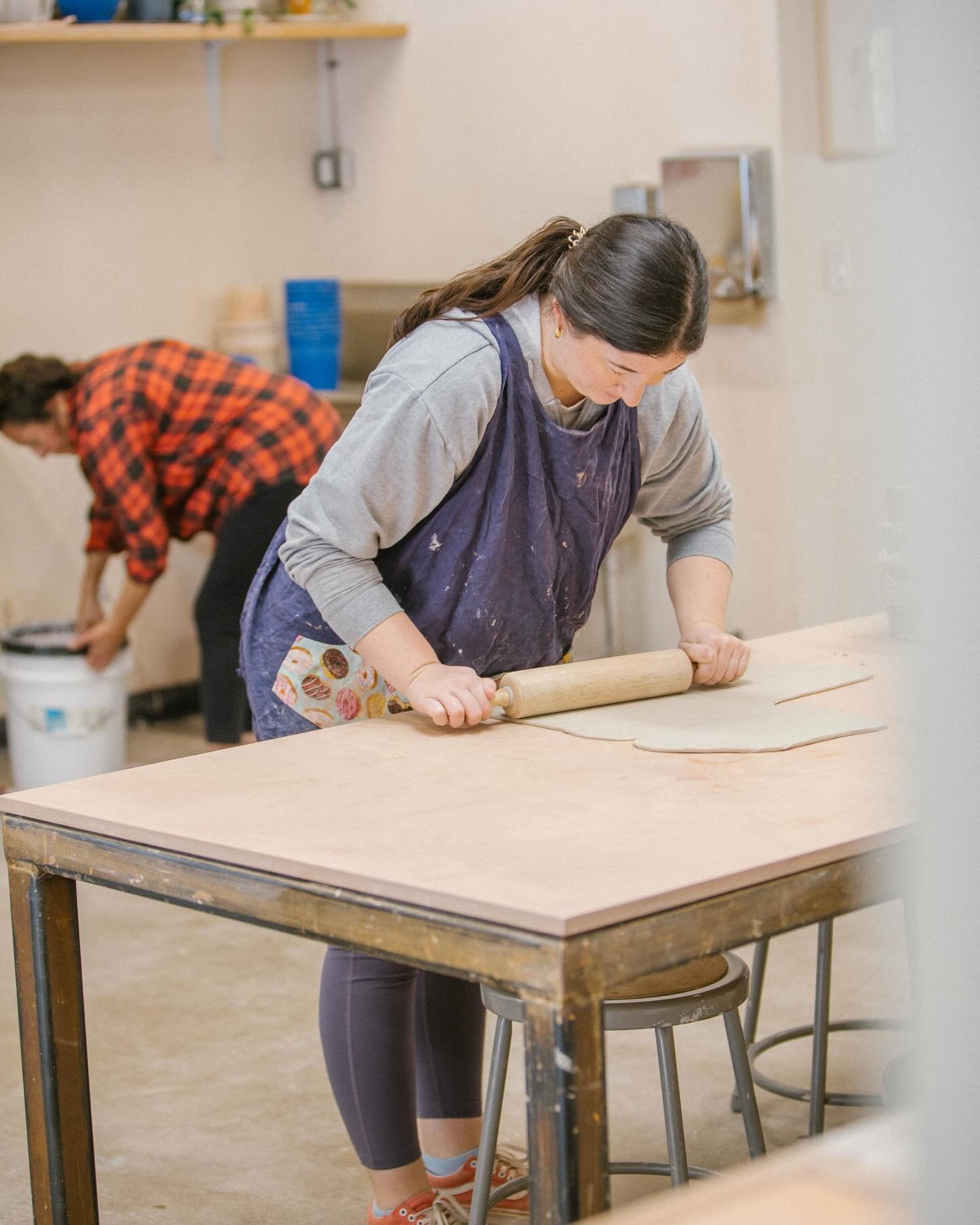 Do you want to take your hand-building skills to the next level? Come join our Introductory Hand-Building Course on Thursday evenings, from 5/16 - 6/20 🤍 Here you&rsquo;ll learn new techniques including pinch, coil, and slab building! See you there!