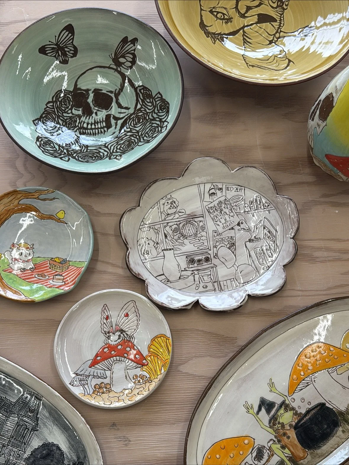 We had such a great time at this month&rsquo;s Skillshare + Potluck! Huge thanks to @namico_ceramics for sharing her sgraffito process and how it&rsquo;s evolved over time &mdash; such an inspiring demo! 🌀 We love seeing our members come together ea