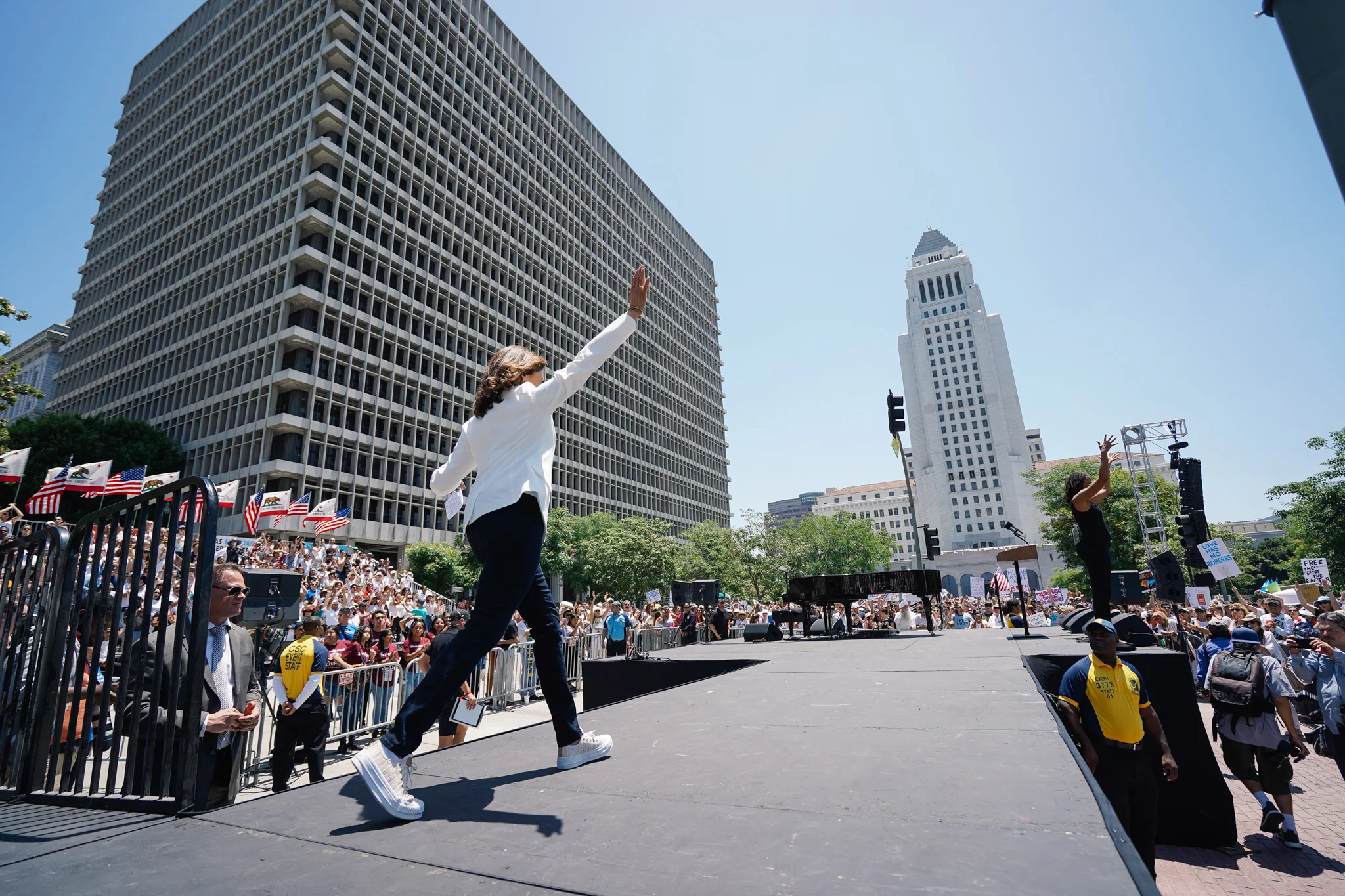 Kit_Karzen_Familes_Belong_Together_Protest_2018DSC06059.jpg