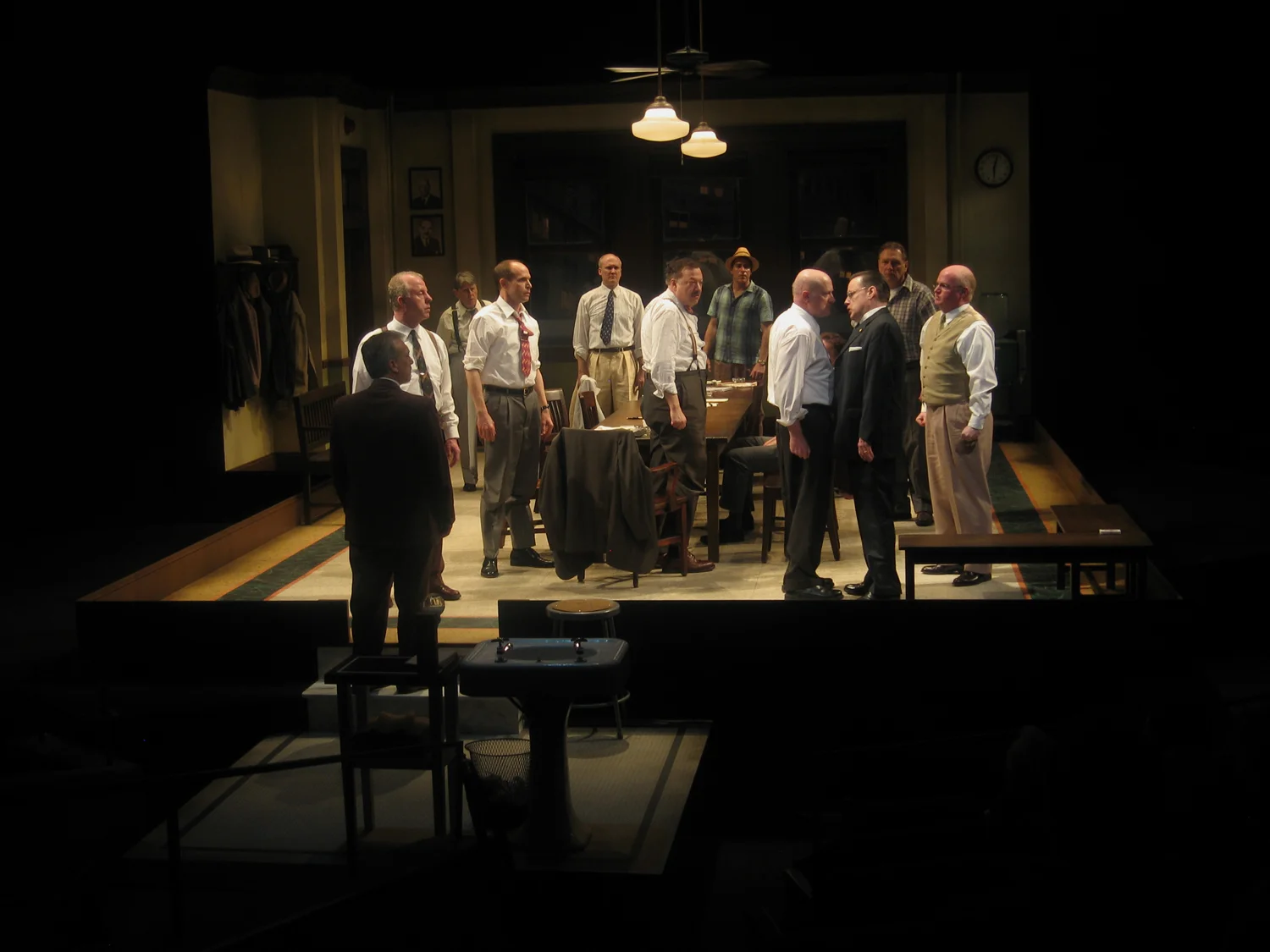12_Angry_Men_7.jpg