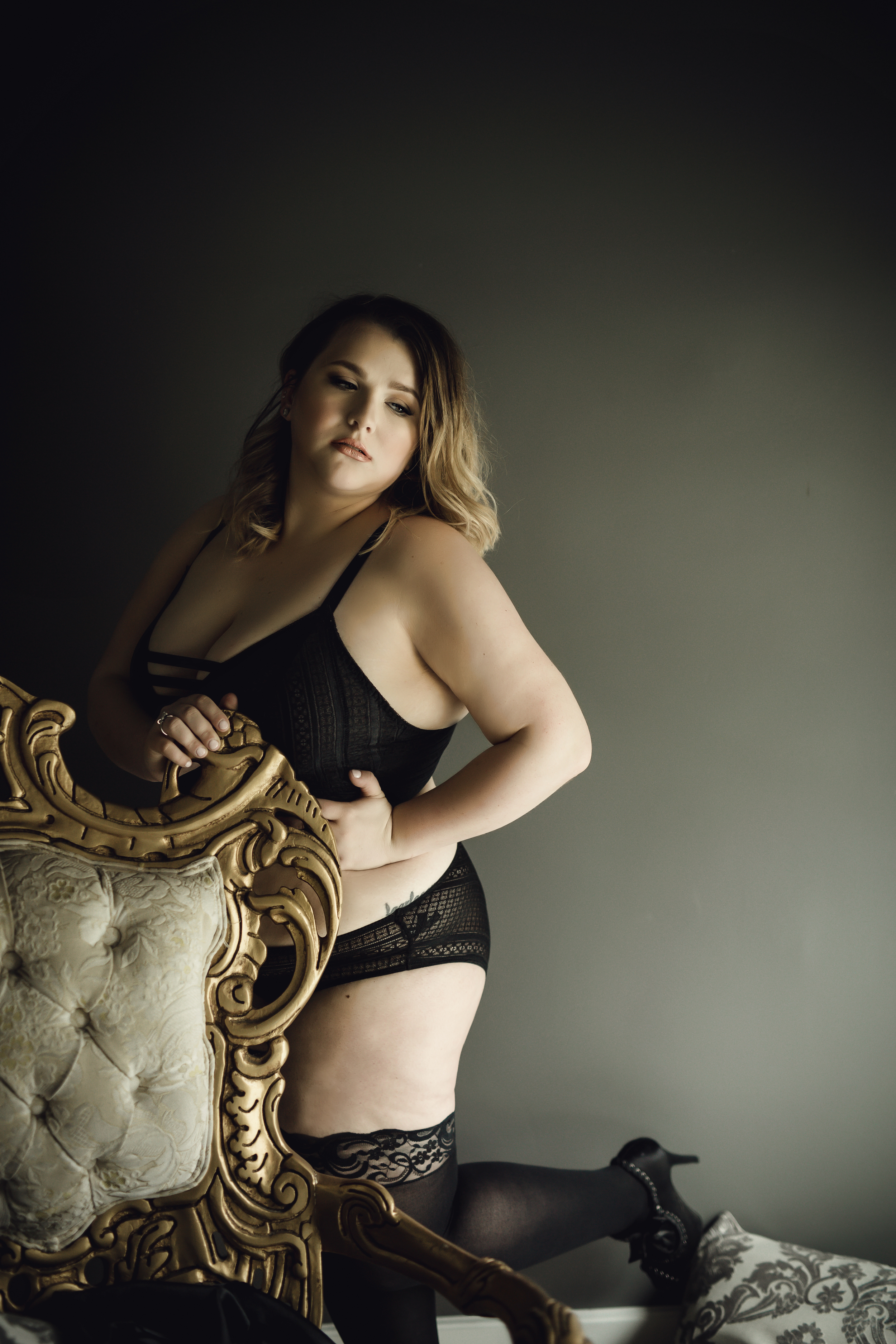 (C) 2017 LIFE AS FINE ART &nbsp;| Plus Size boudoir ...A curvy goddess and a bit of storytelling&nbsp;