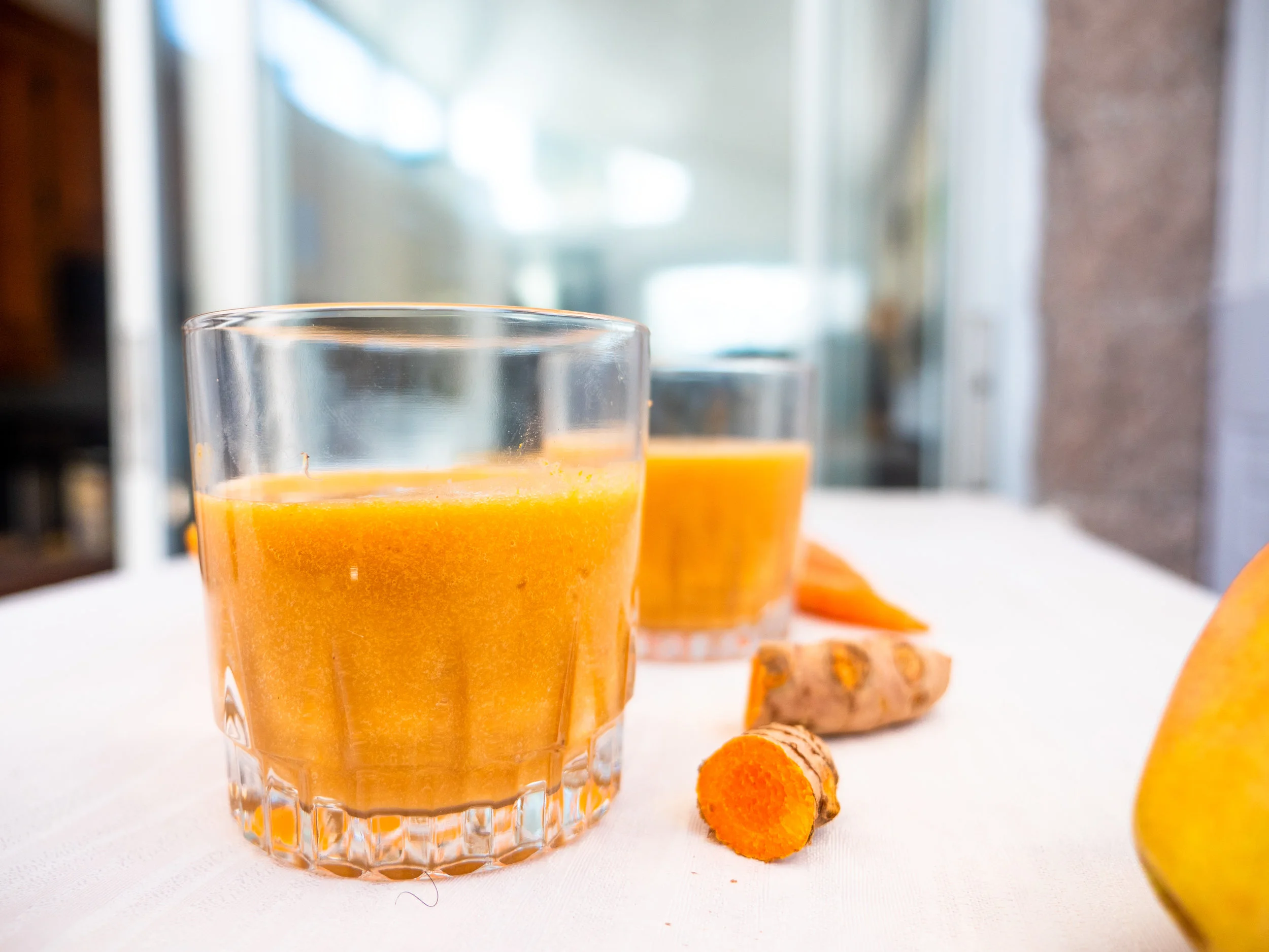 anti-inflammatory-turmeric-carrot-smoothie.jpg
