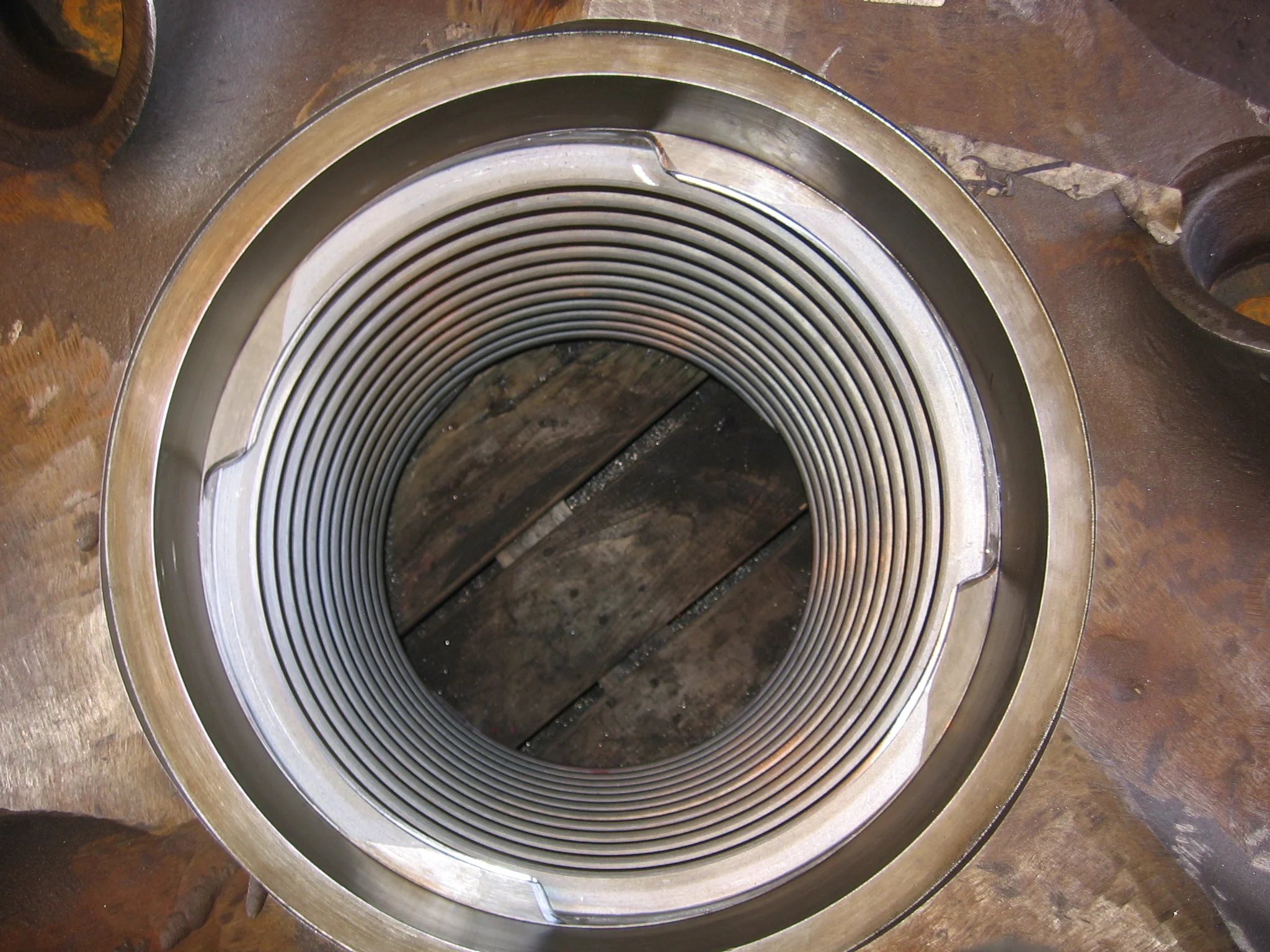 Top view of a 4 start acme thread in a dredge component.