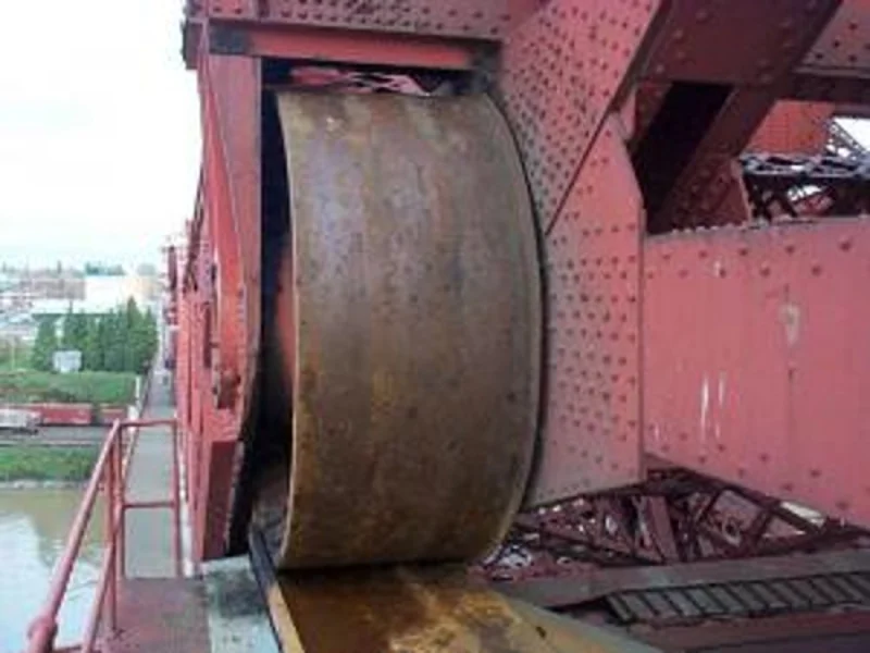 Original Rall Wheels prior to removal, Broadway Bridge, Portland, OR. Picture from the web.