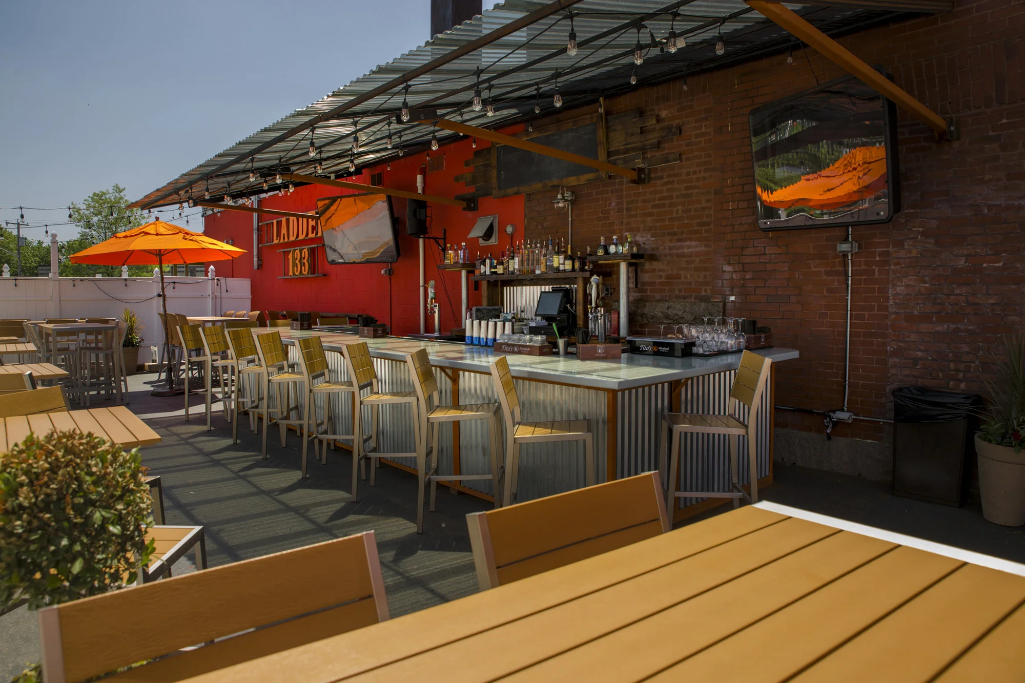 04133_Patio.jpg