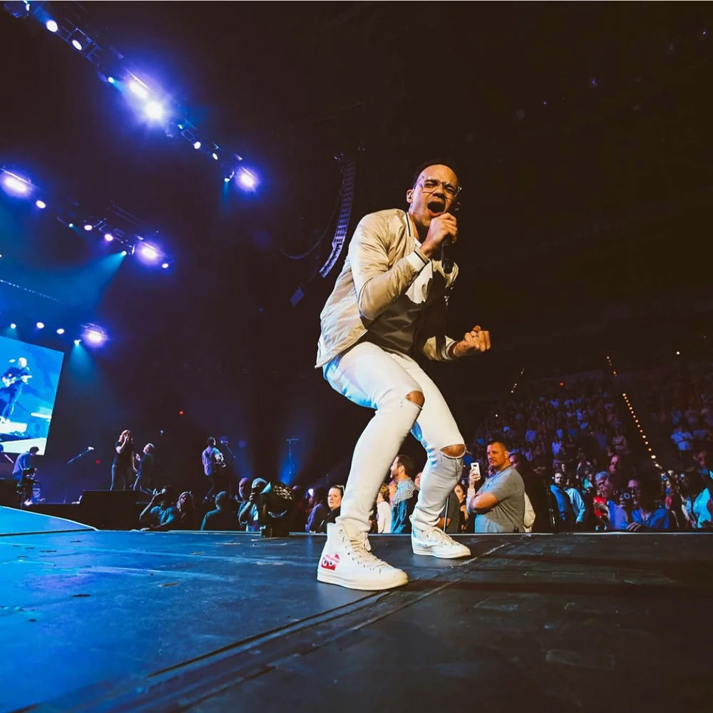 Tauren Wells — MAXIMUM ARTIST