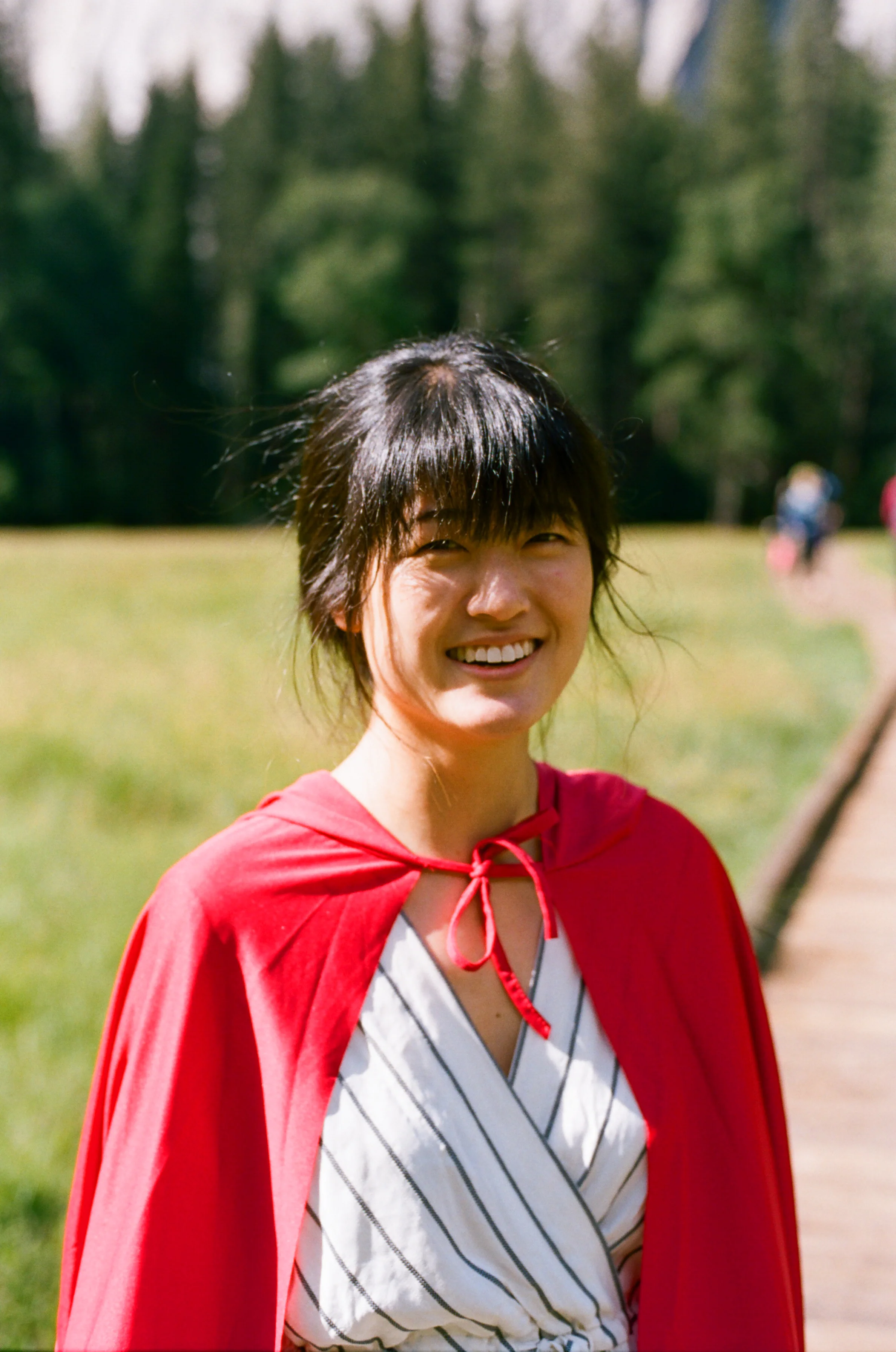 A girl and her red cape (Portra 400)
