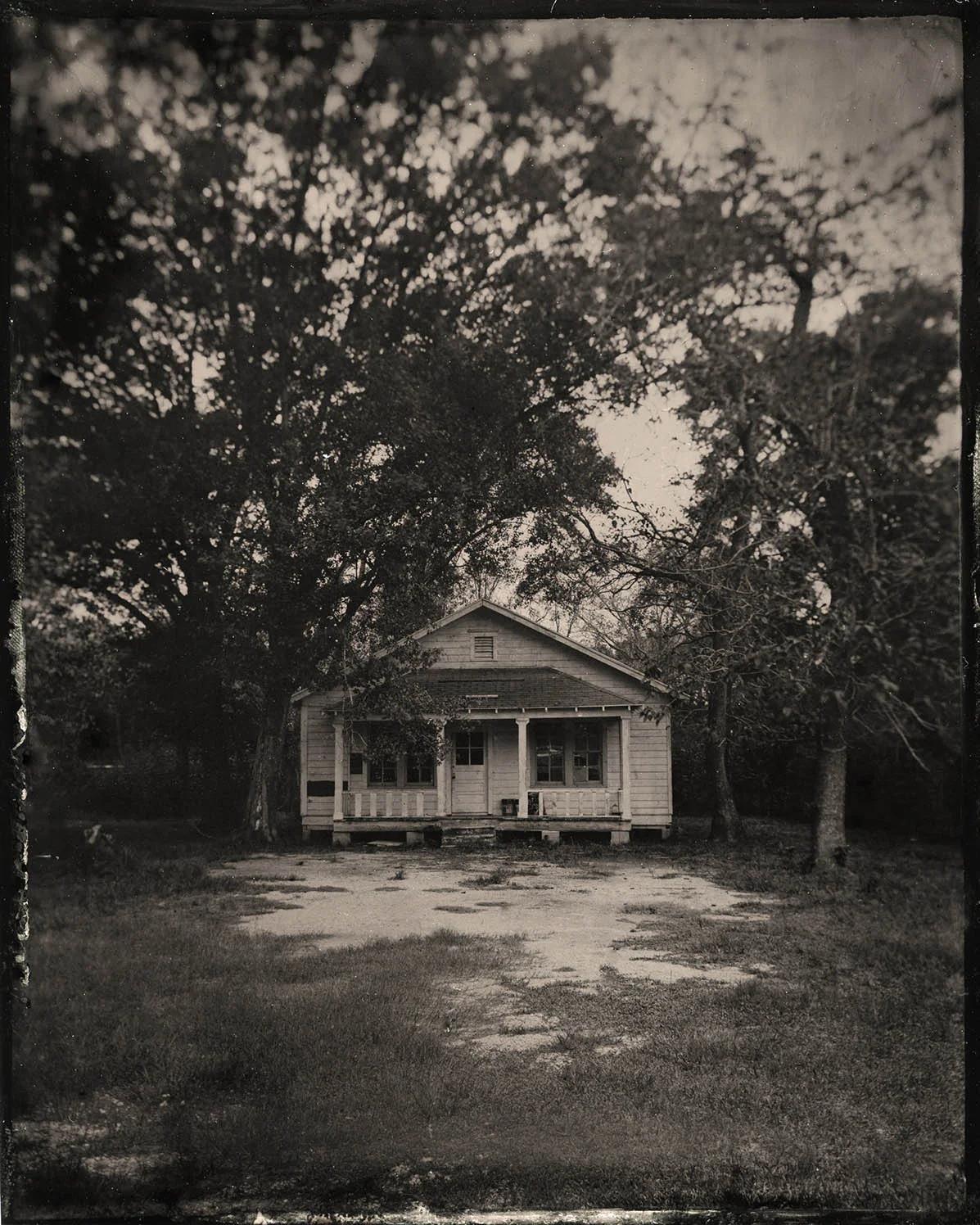Title : Outside Navasota By: Japheth Storlie www.gravurelumiere.com