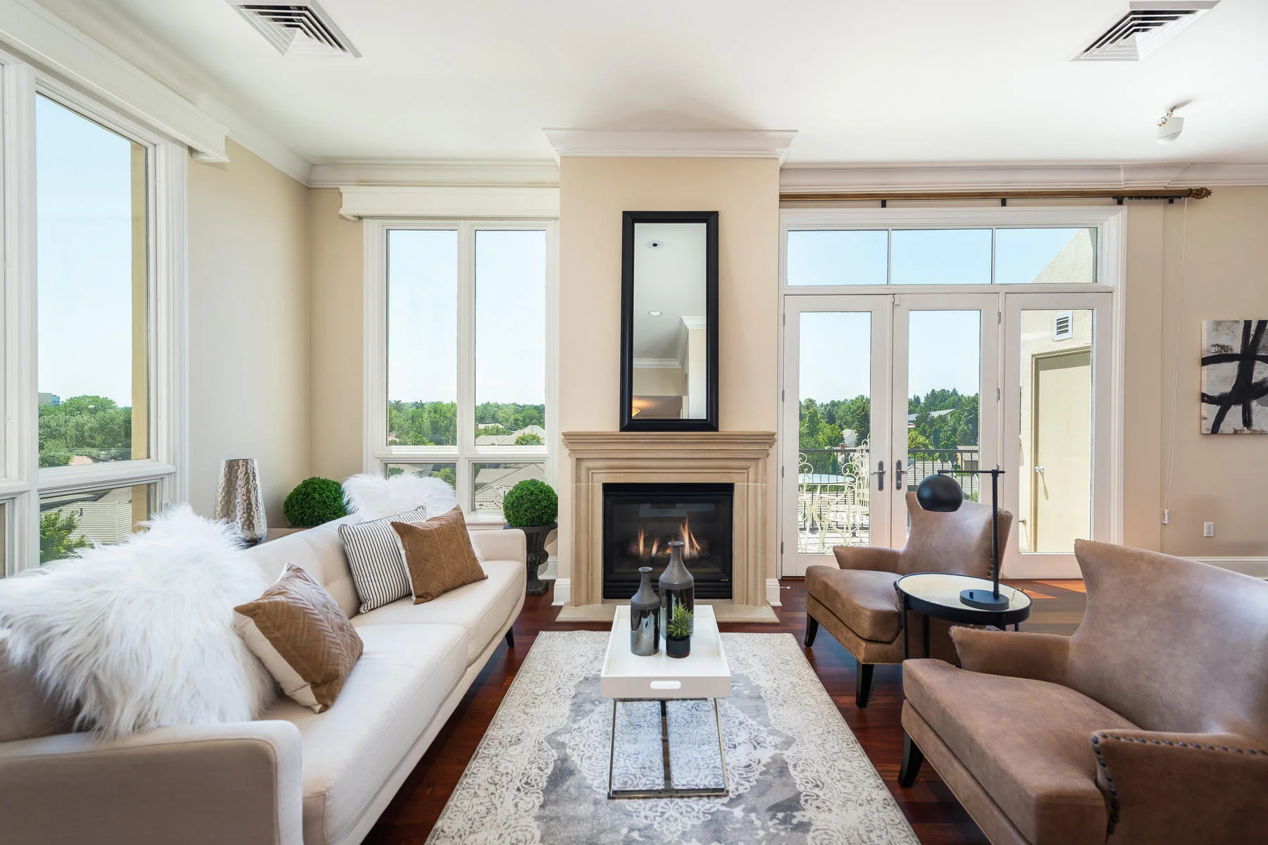 2500 Cherry Creek S Drive 606-005-28-Family Room-MLS_Size.jpg