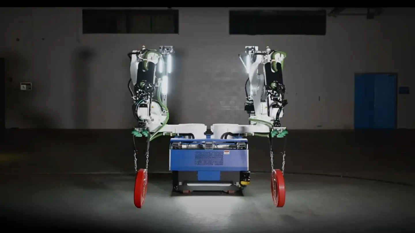 3-worlds-first-ai-powered-industrial-super-humanoid-robot.webp