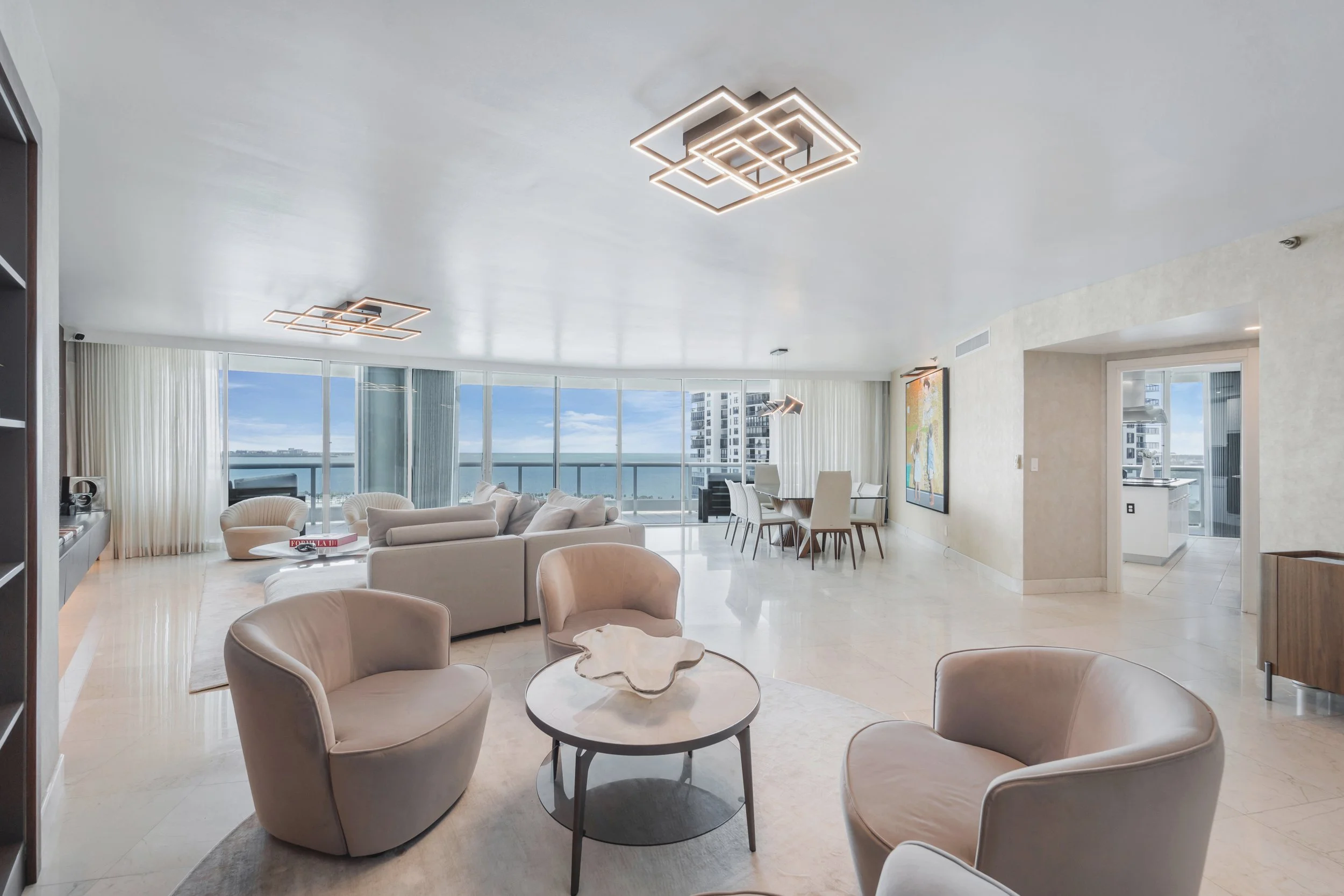 2127 Brickell Apt 2302 (17).jpg