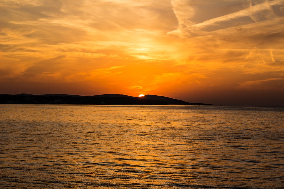 sunset-523912_960_720.jpg