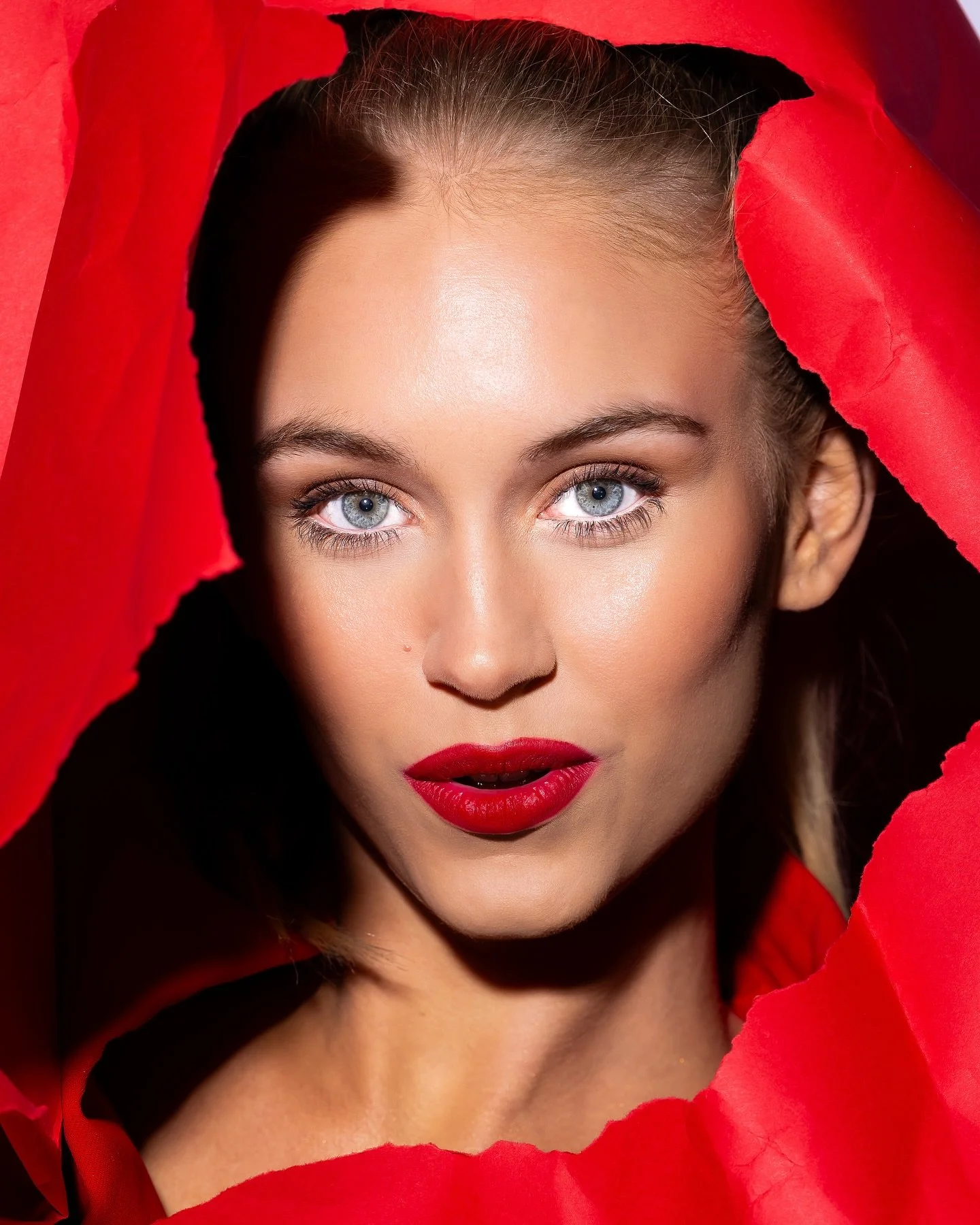 RUBYWOO. If you know, you know. 💋

Model: @holly.j.sullivan 
Photographer: @mia_staygold 

#makeup #artist #bostonmakeupartist @maccosmetics #mac #macgirlforlife #bostonmakeupartists #makeuplessons #art #happy #rubywoo #rubywoomac