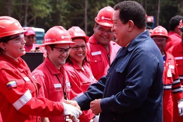 Chávez rescata a PDVSA. Comienzo de la V República