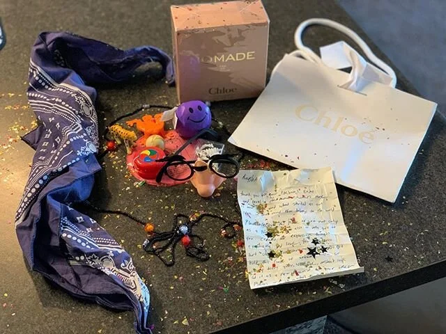 Thank you @authorkran  for being a client🌹I hope when you received your party bag it Spark joy🥰 
P.s more packages was mailed out yesterday. Check your email to get your tracking number 📦 
#nyc #blackballoon #fashion #goodvibes #love #streetstyle 