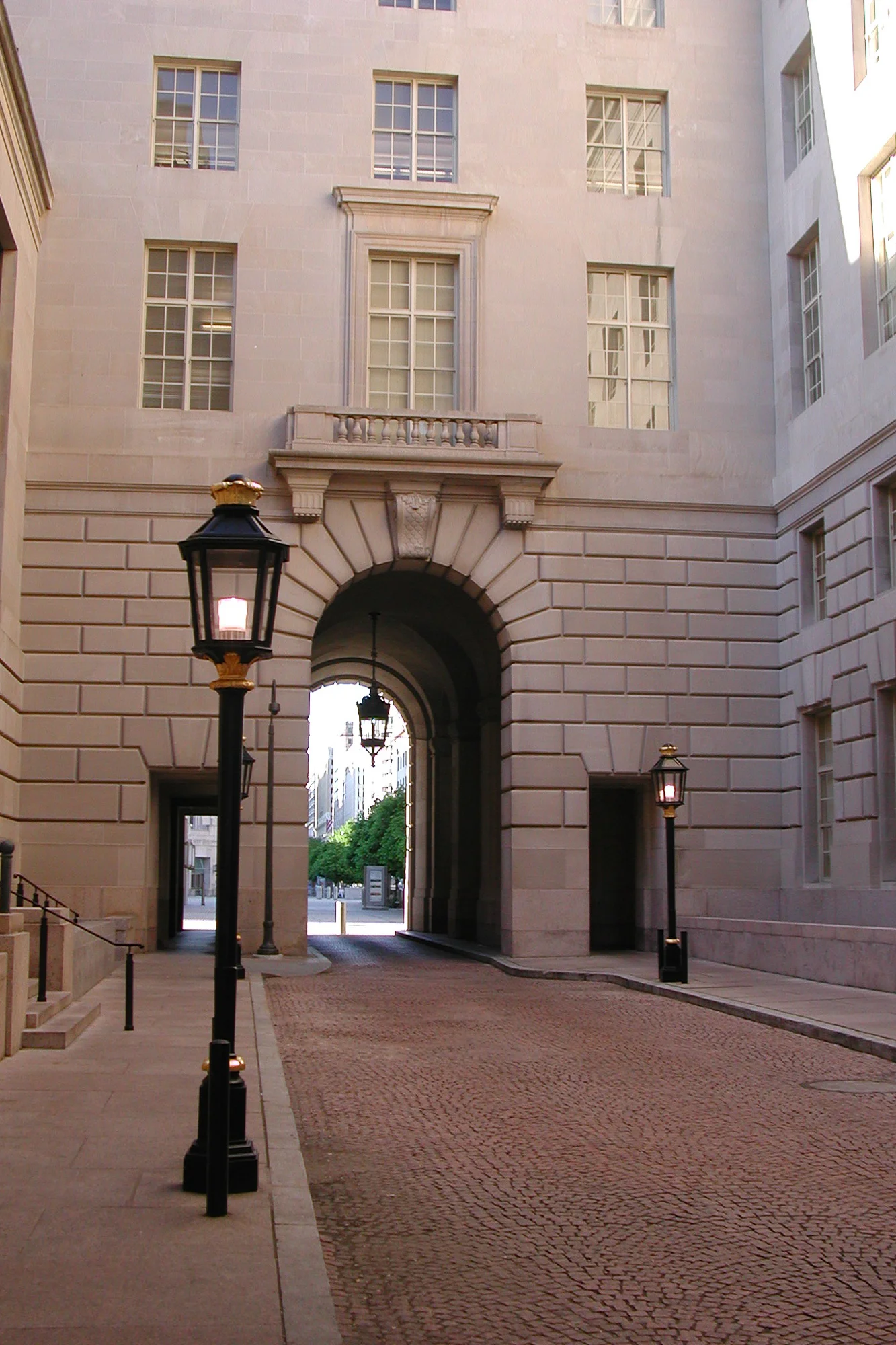 April 2004